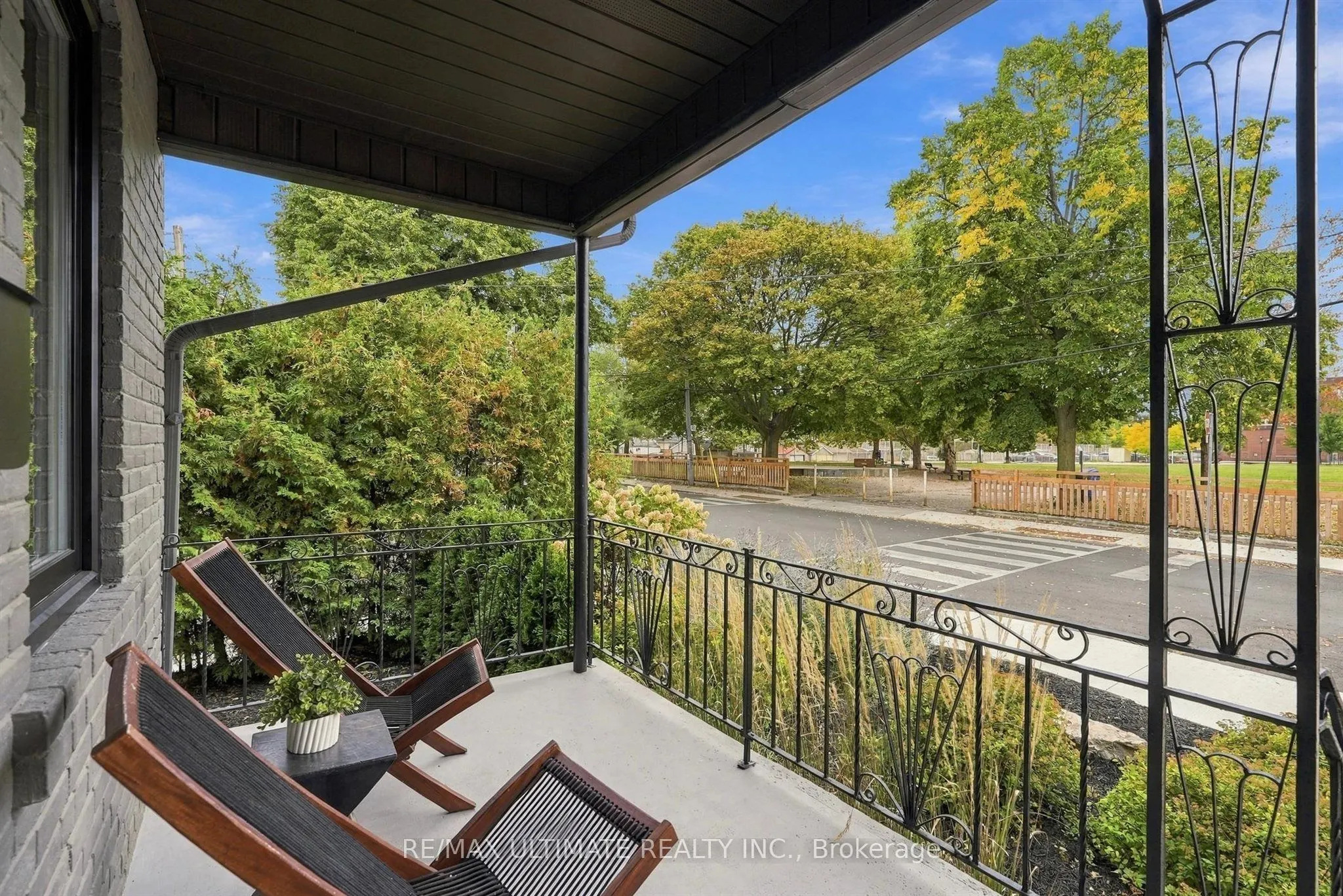 90 Rowntree Avenue