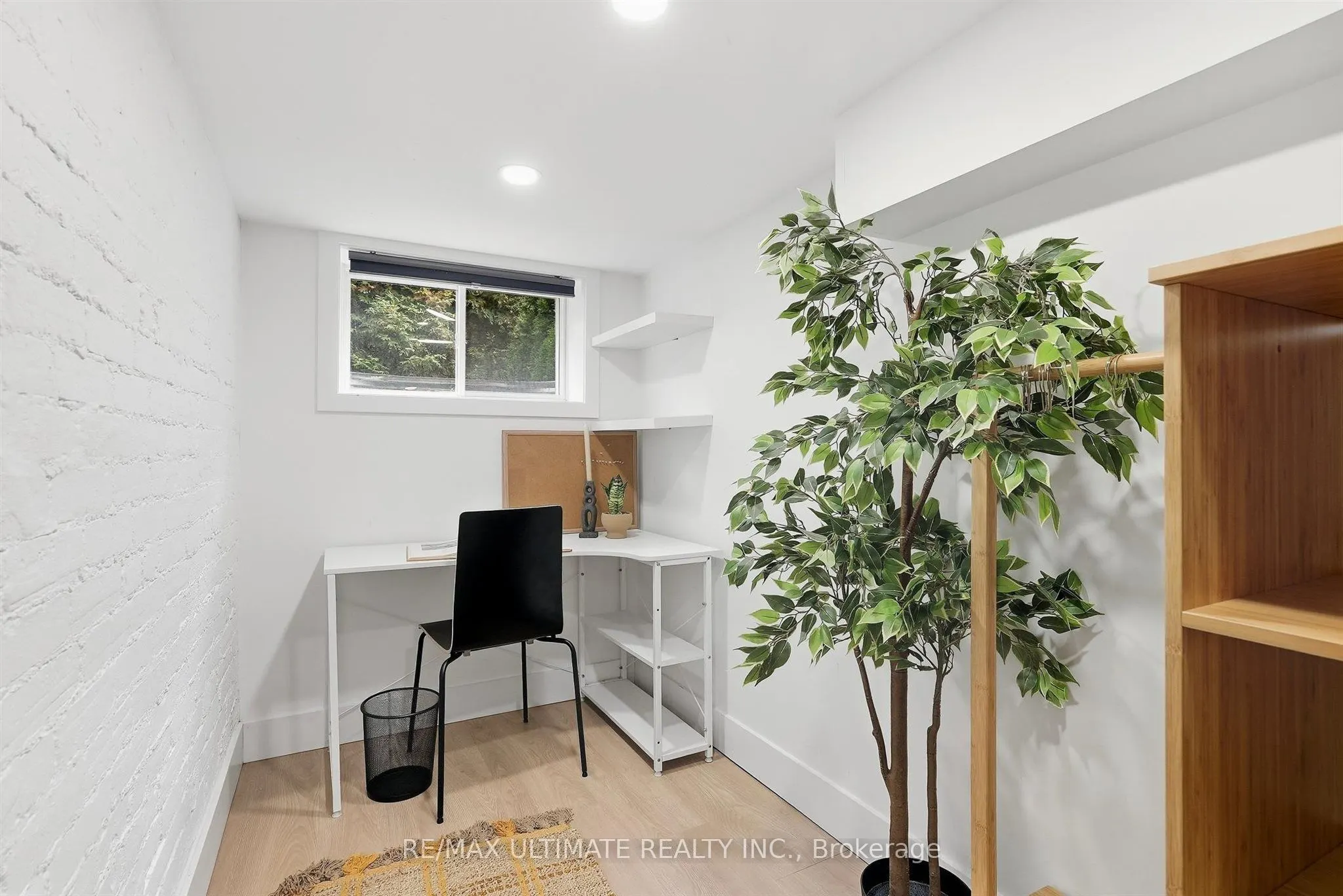 90 Rowntree Avenue