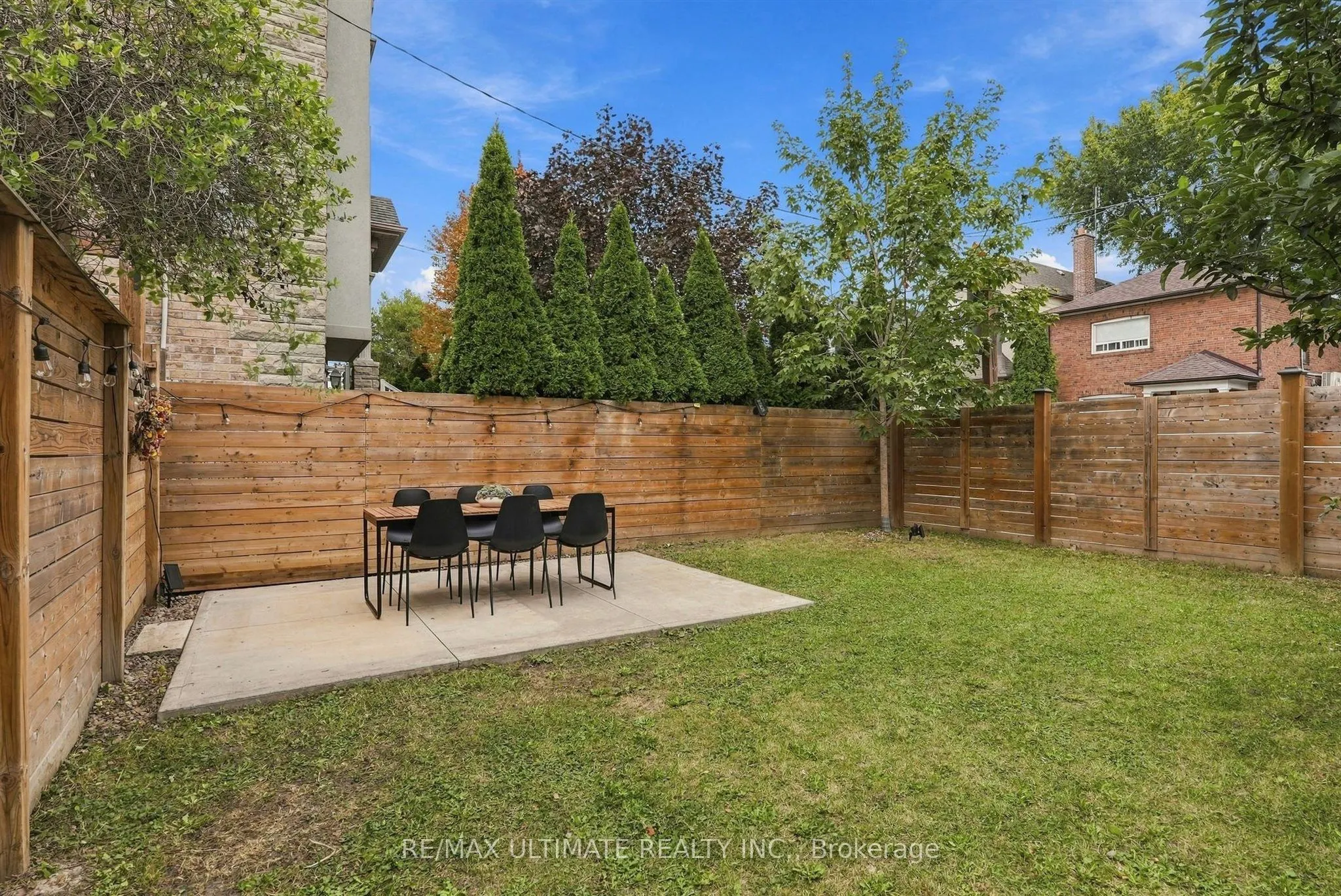 90 Rowntree Avenue