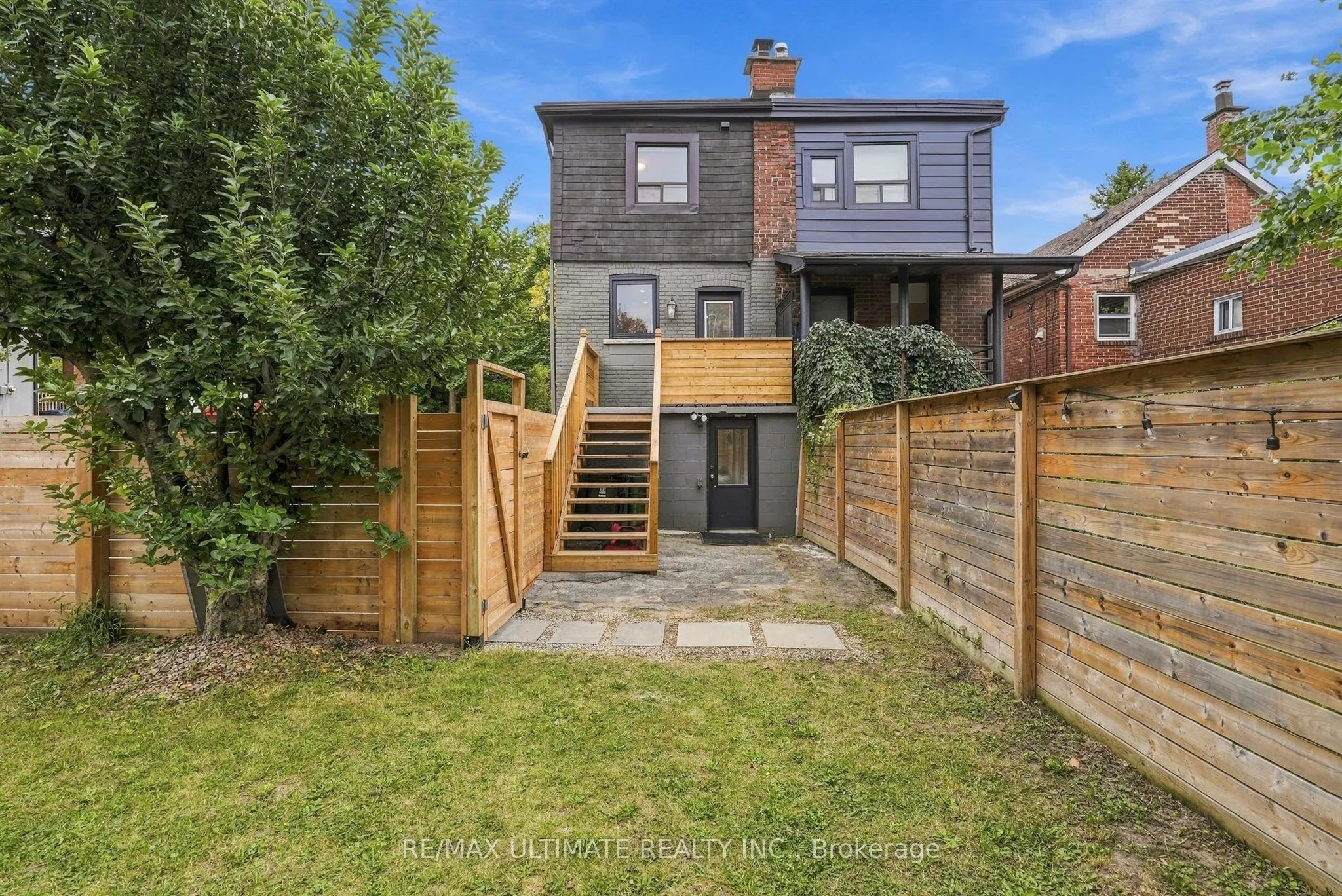 90 Rowntree Avenue