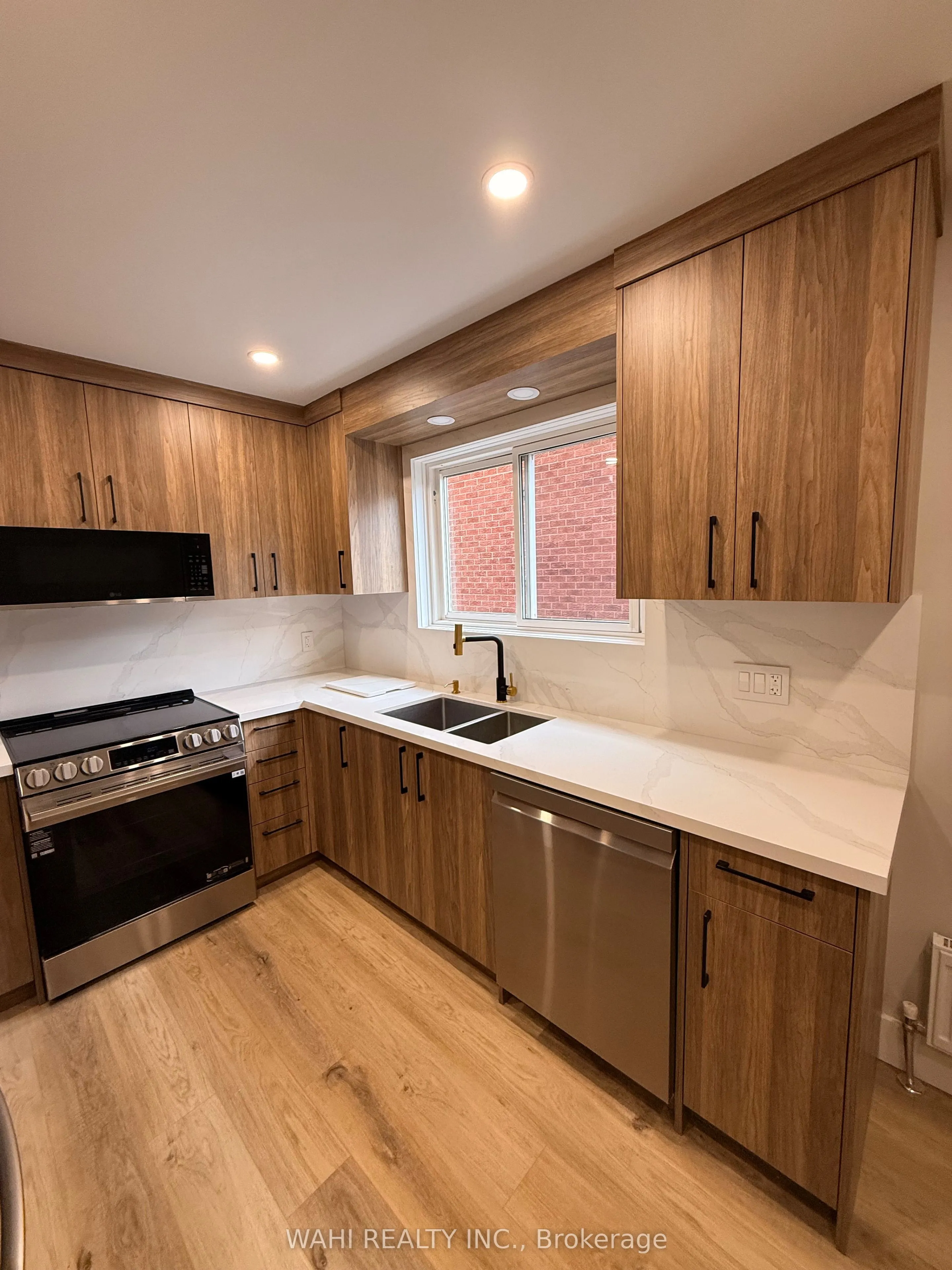 24 Lloyd George Avenue #UNIT 2