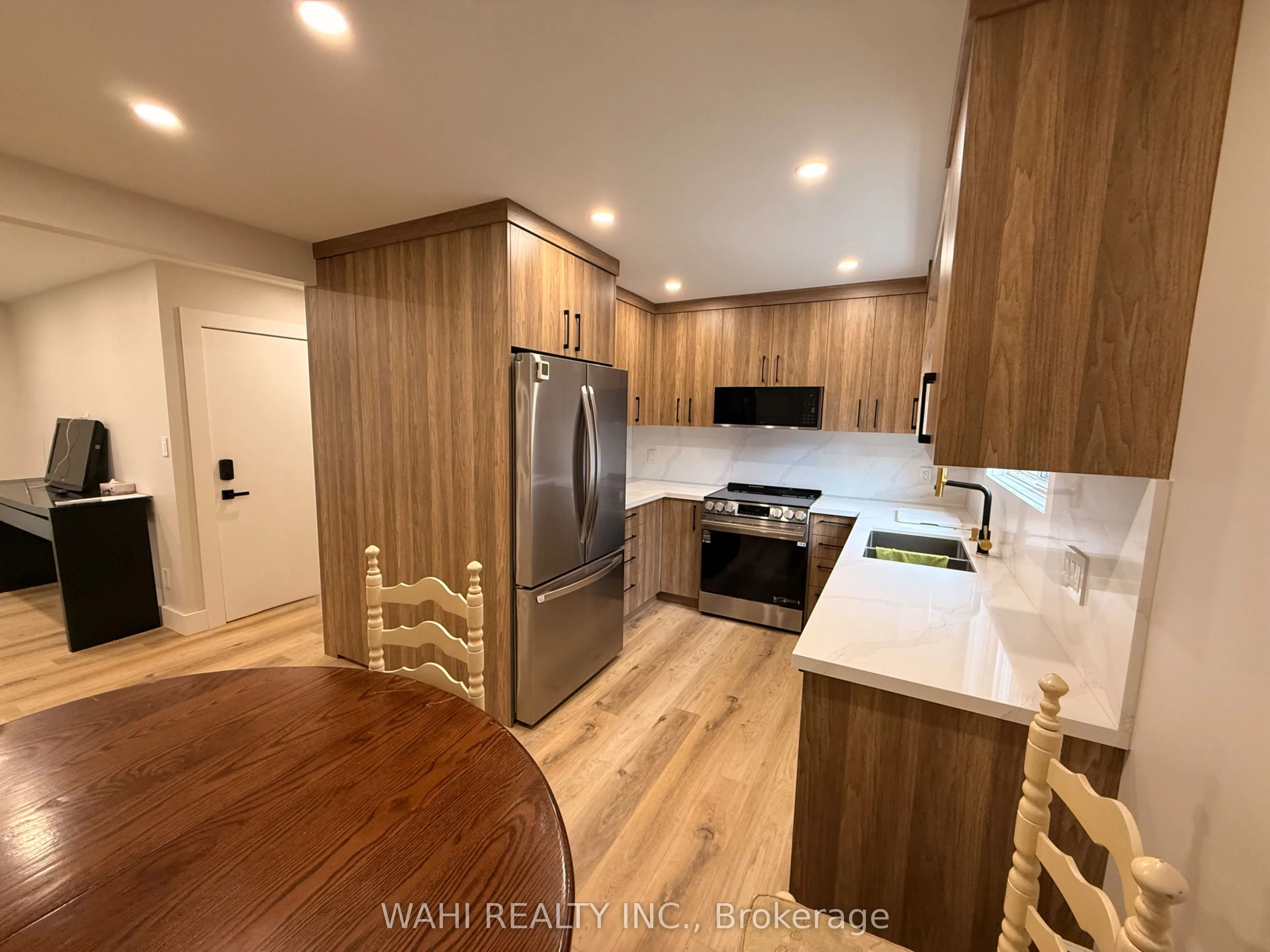 24 Lloyd George Avenue #UNIT 2