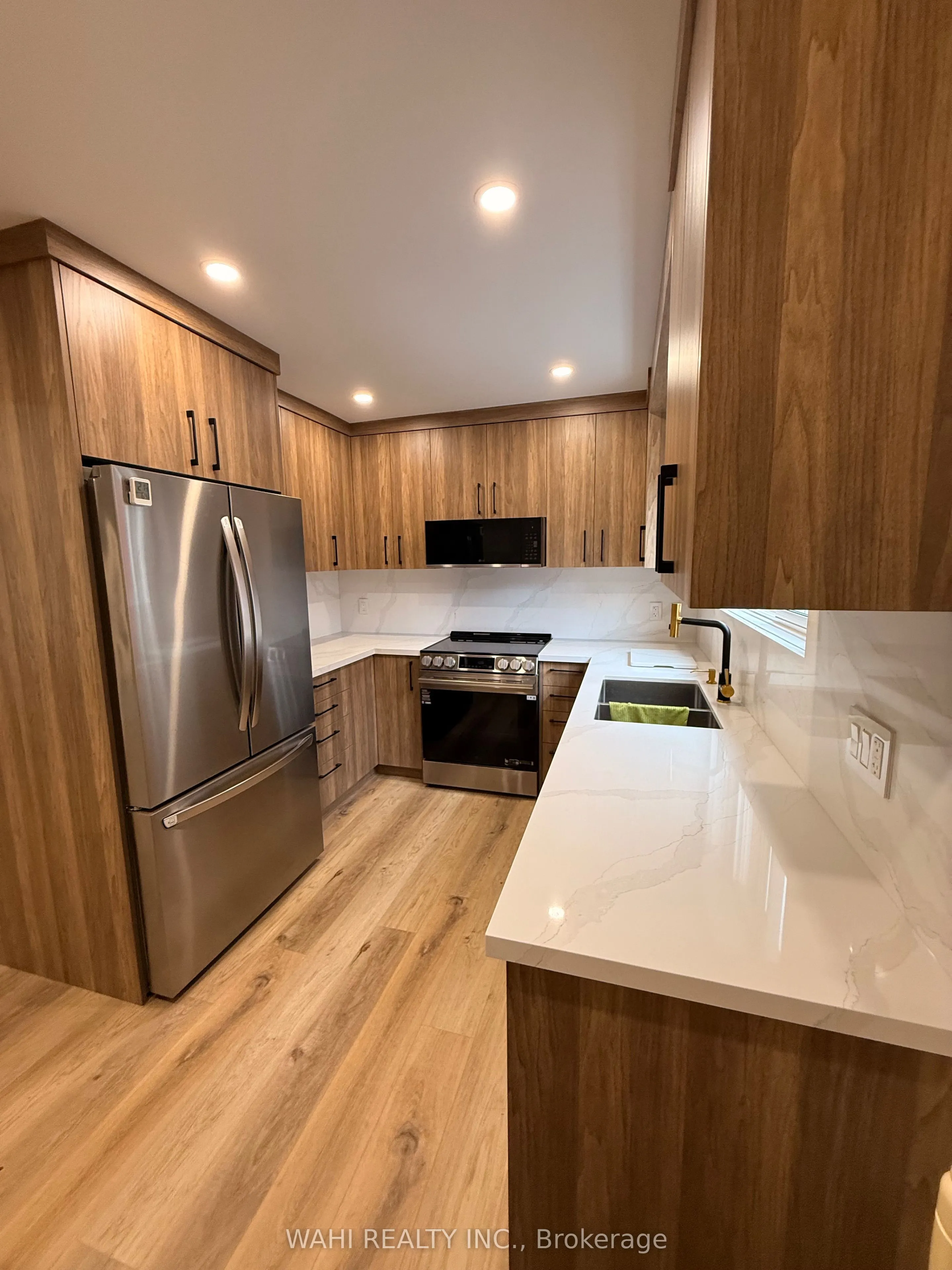 24 Lloyd George Avenue #UNIT 2