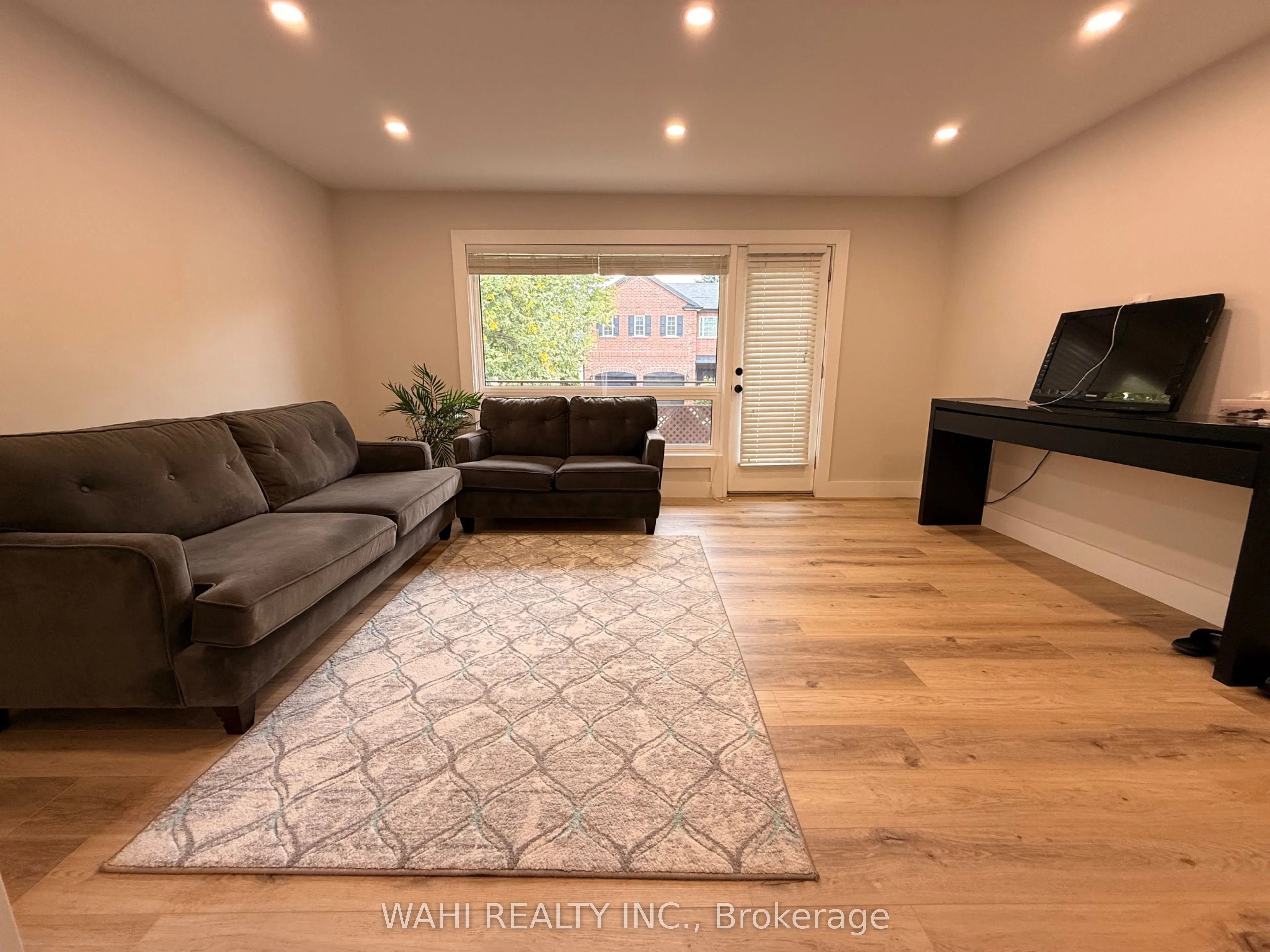 24 Lloyd George Avenue #UNIT 2