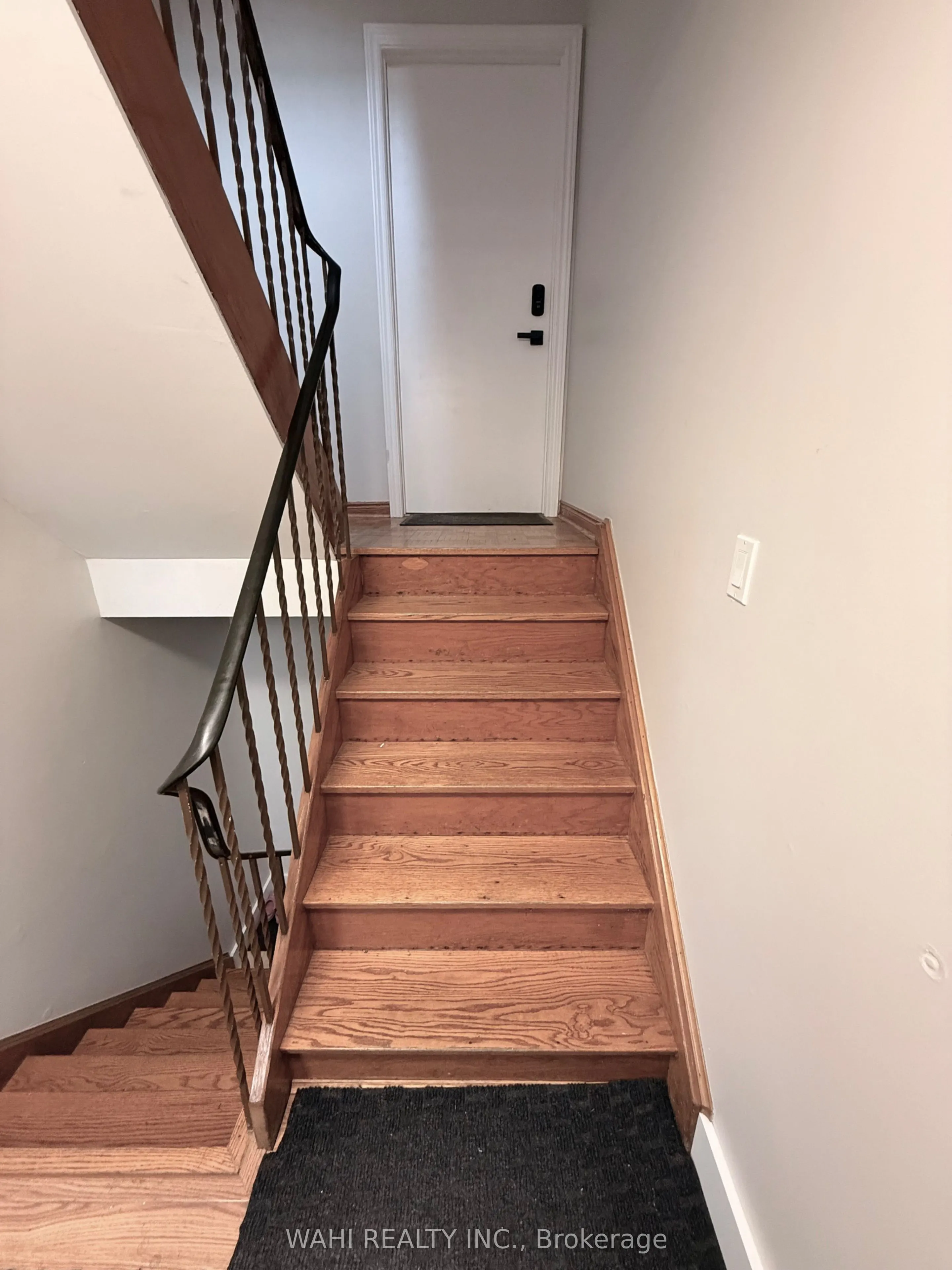 24 Lloyd George Avenue #UNIT 2