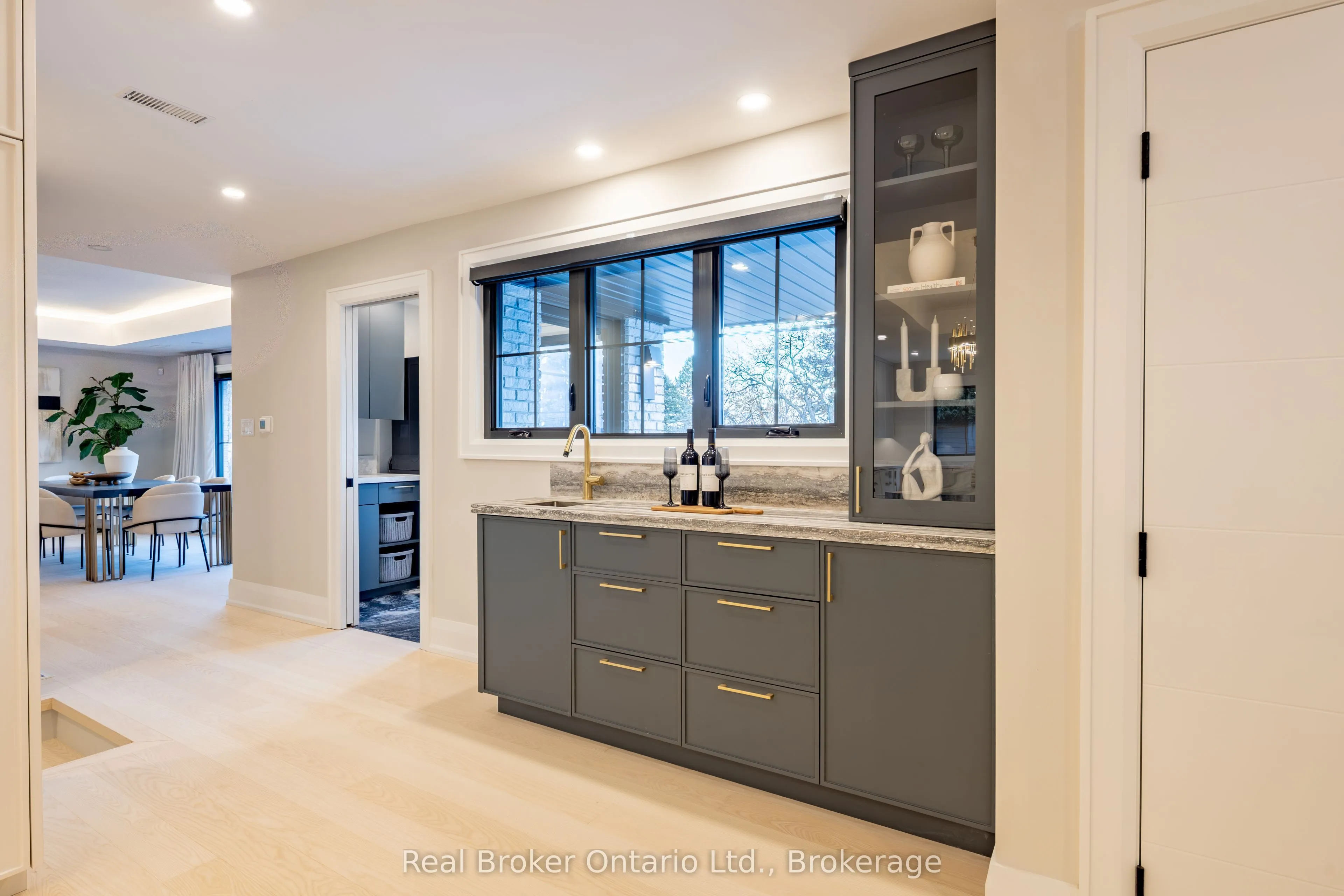 841 Danforth Place