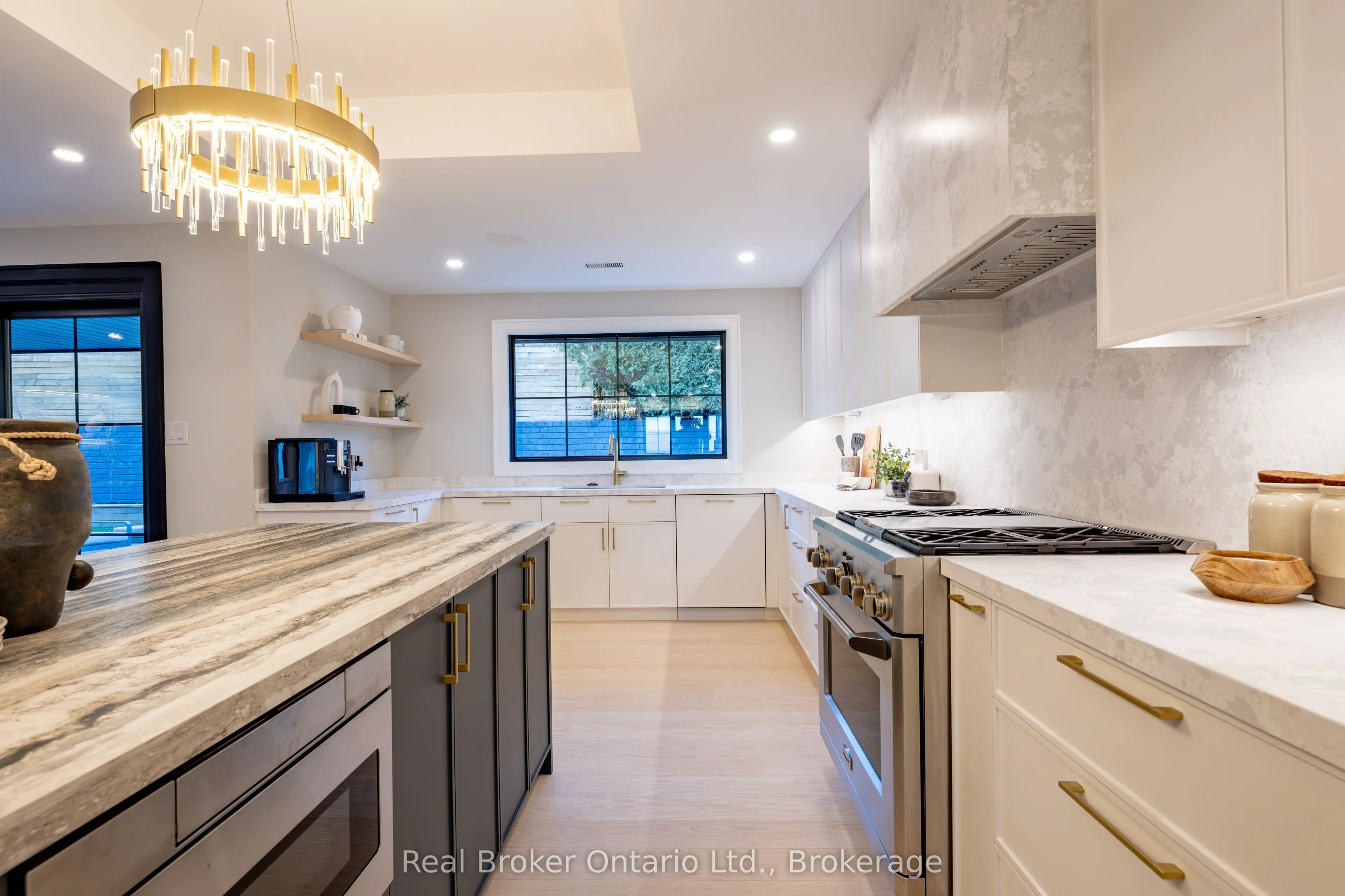 841 Danforth Place