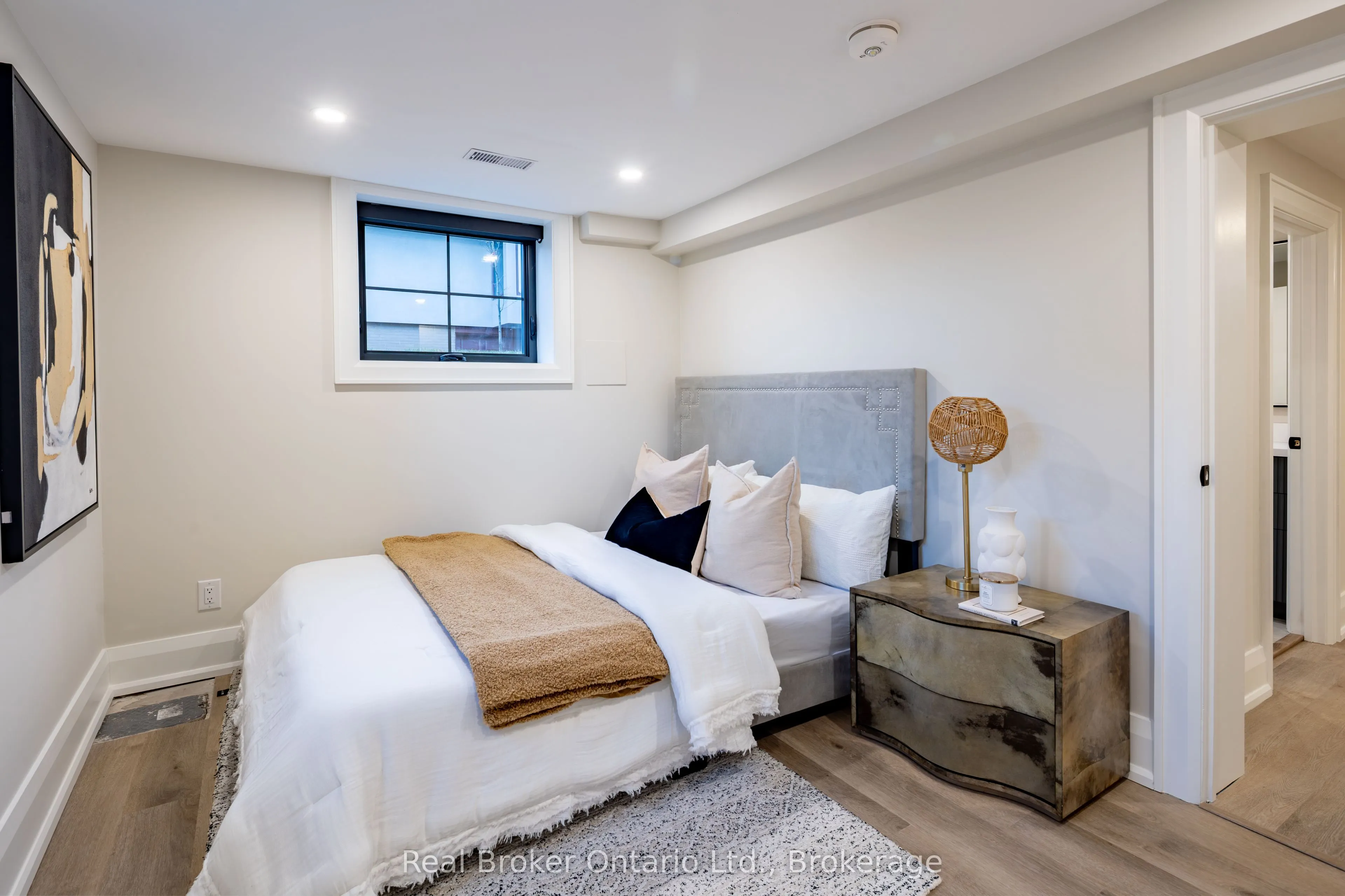 841 Danforth Place