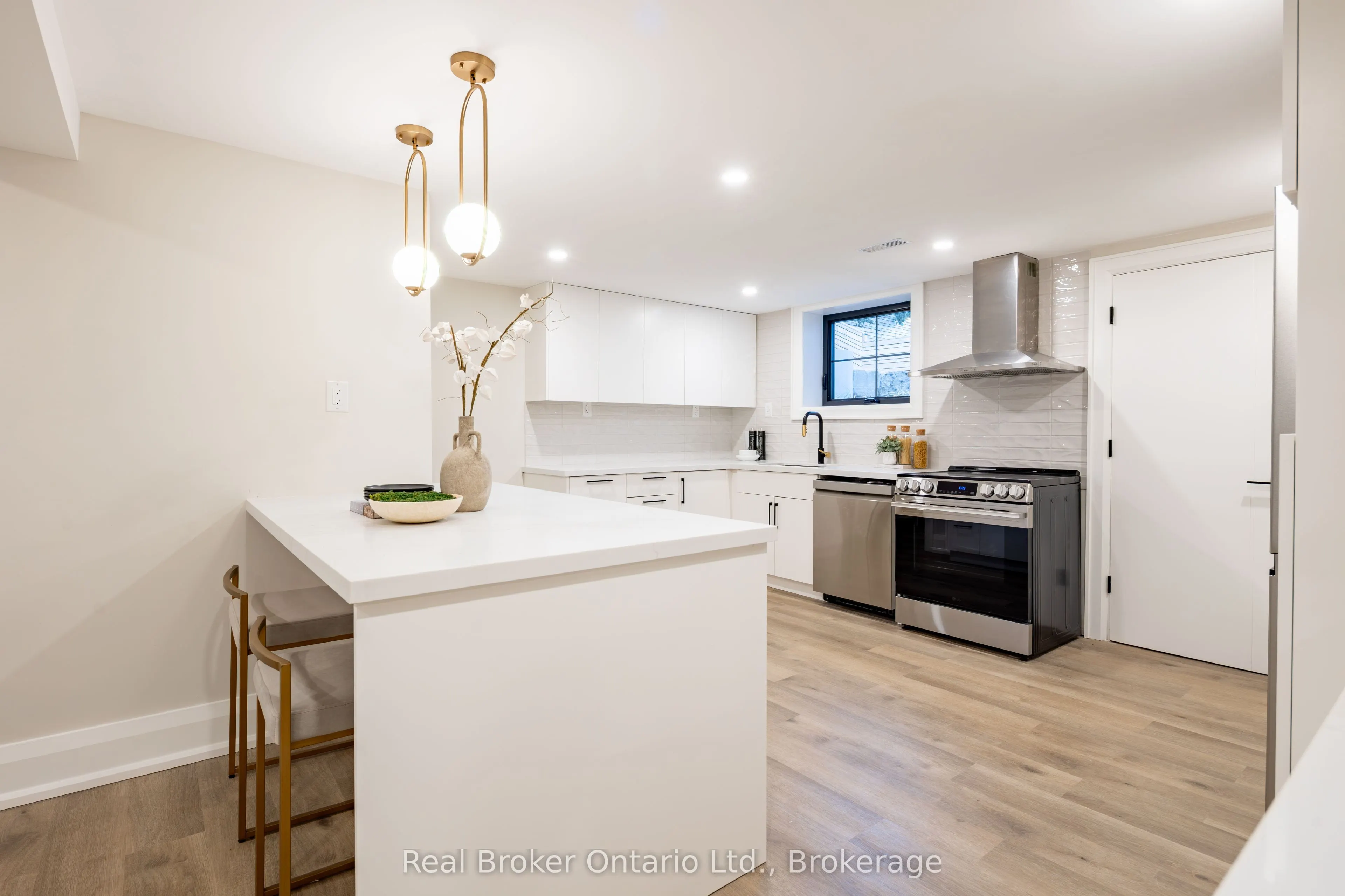 841 Danforth Place