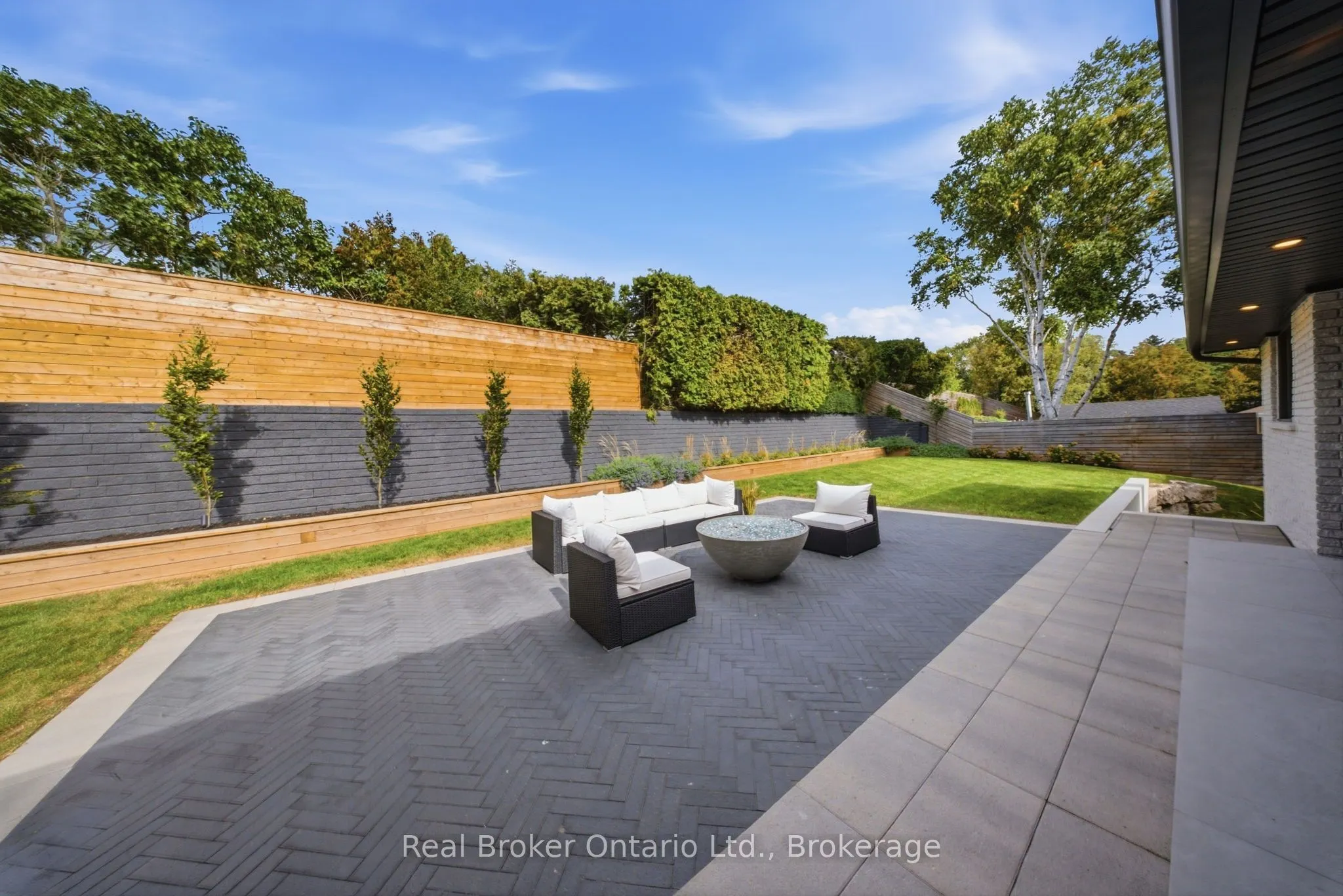 841 Danforth Place