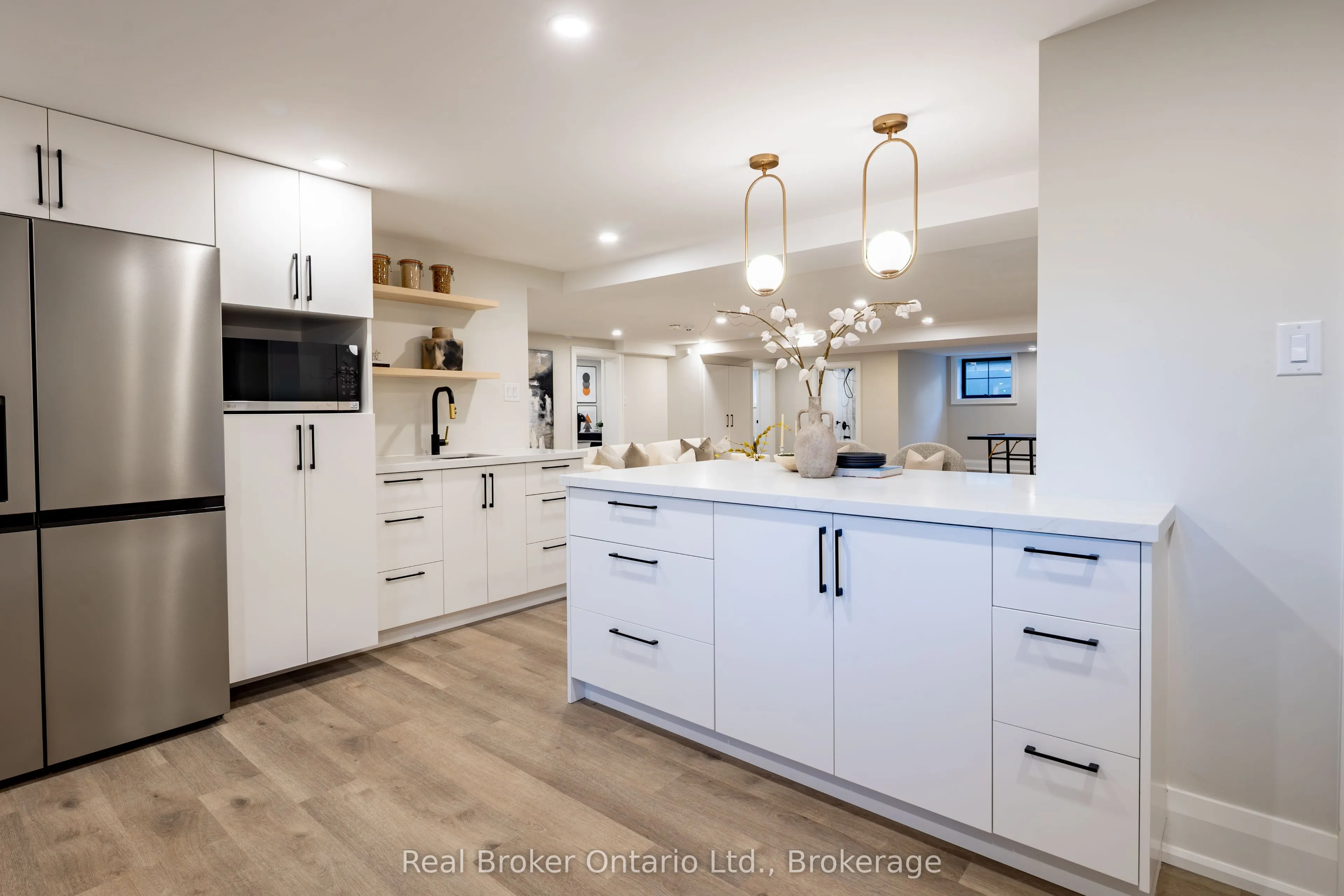 841 Danforth Place