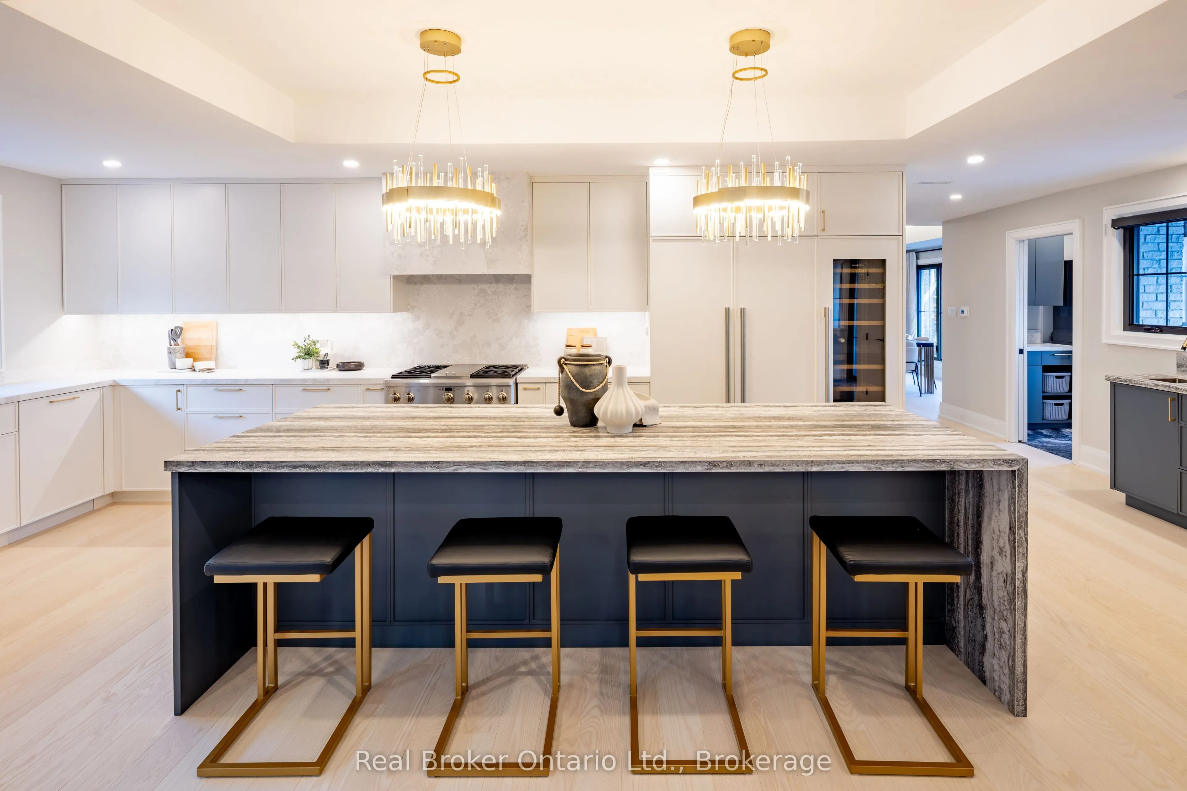 841 Danforth Place