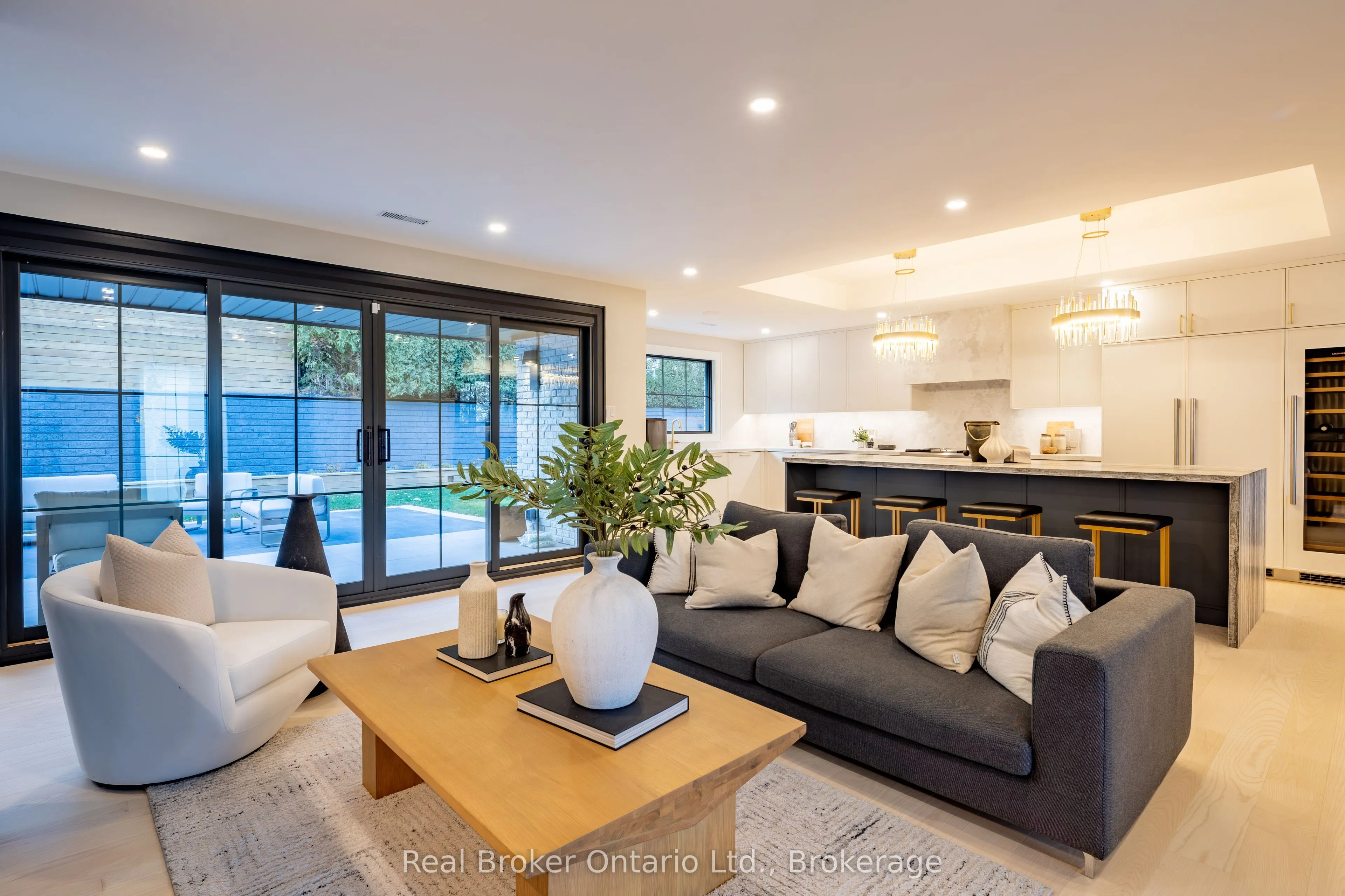 841 Danforth Place