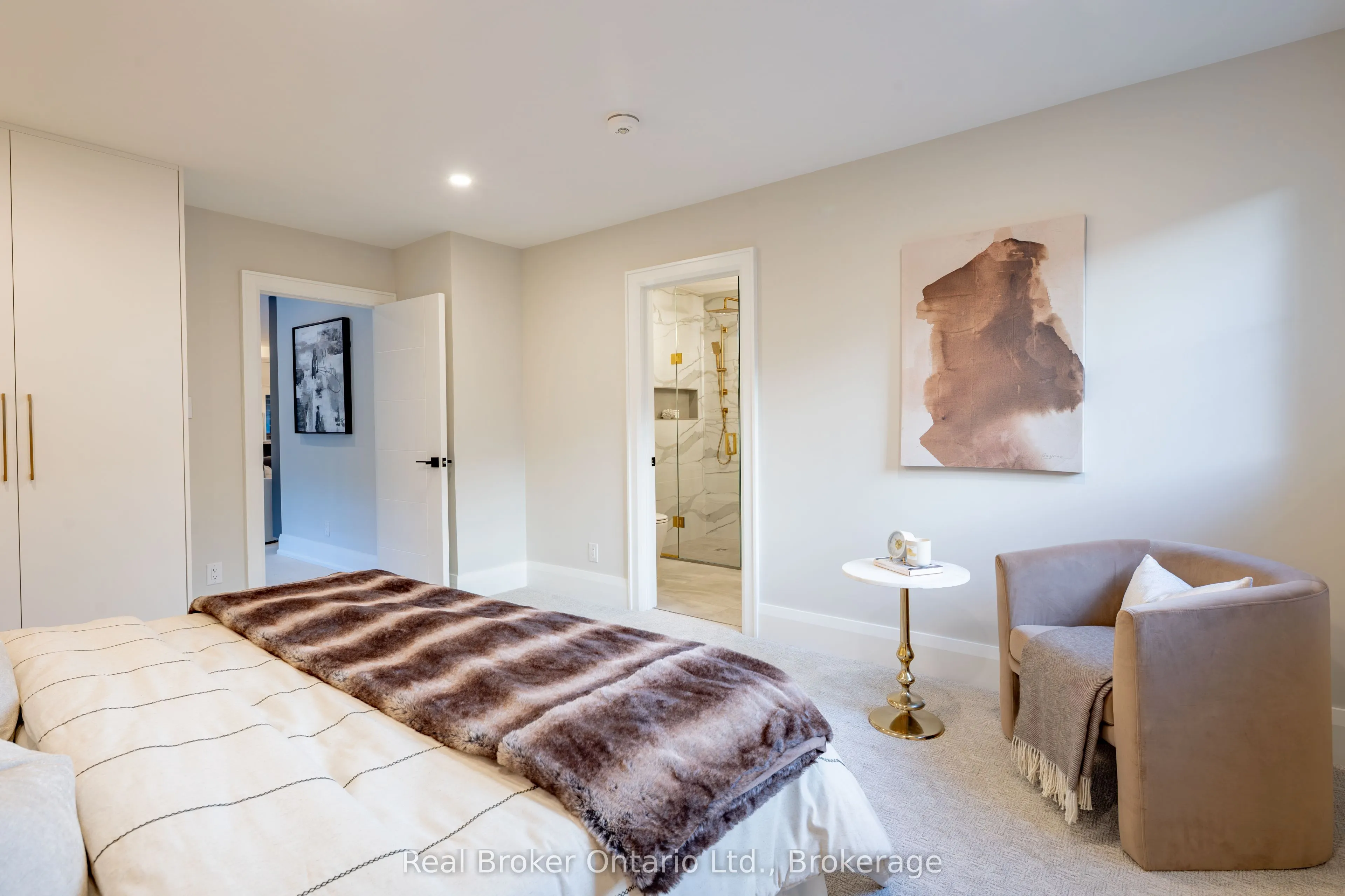 841 Danforth Place