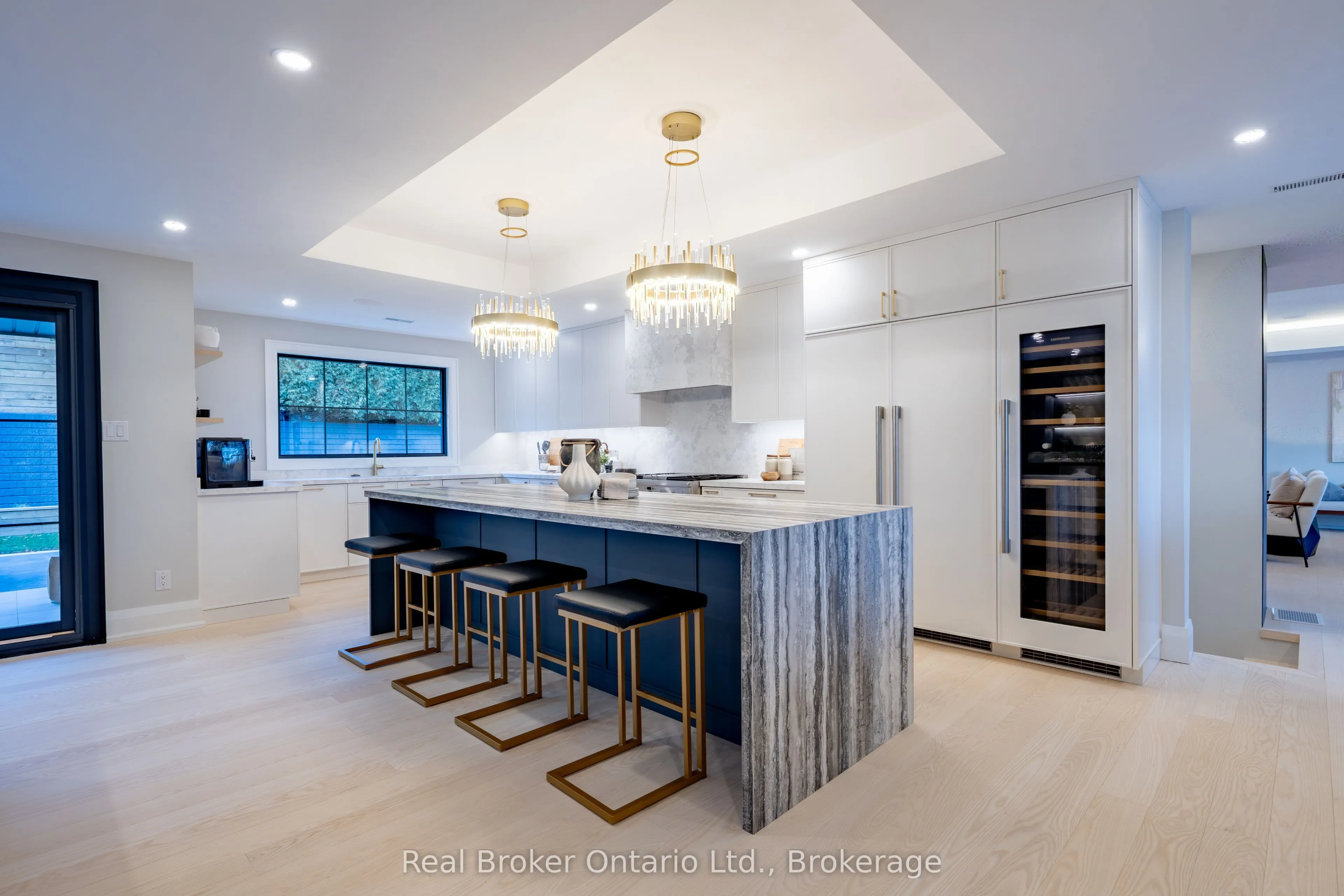 841 Danforth Place