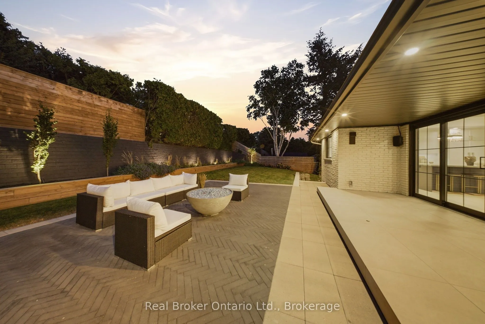 841 Danforth Place