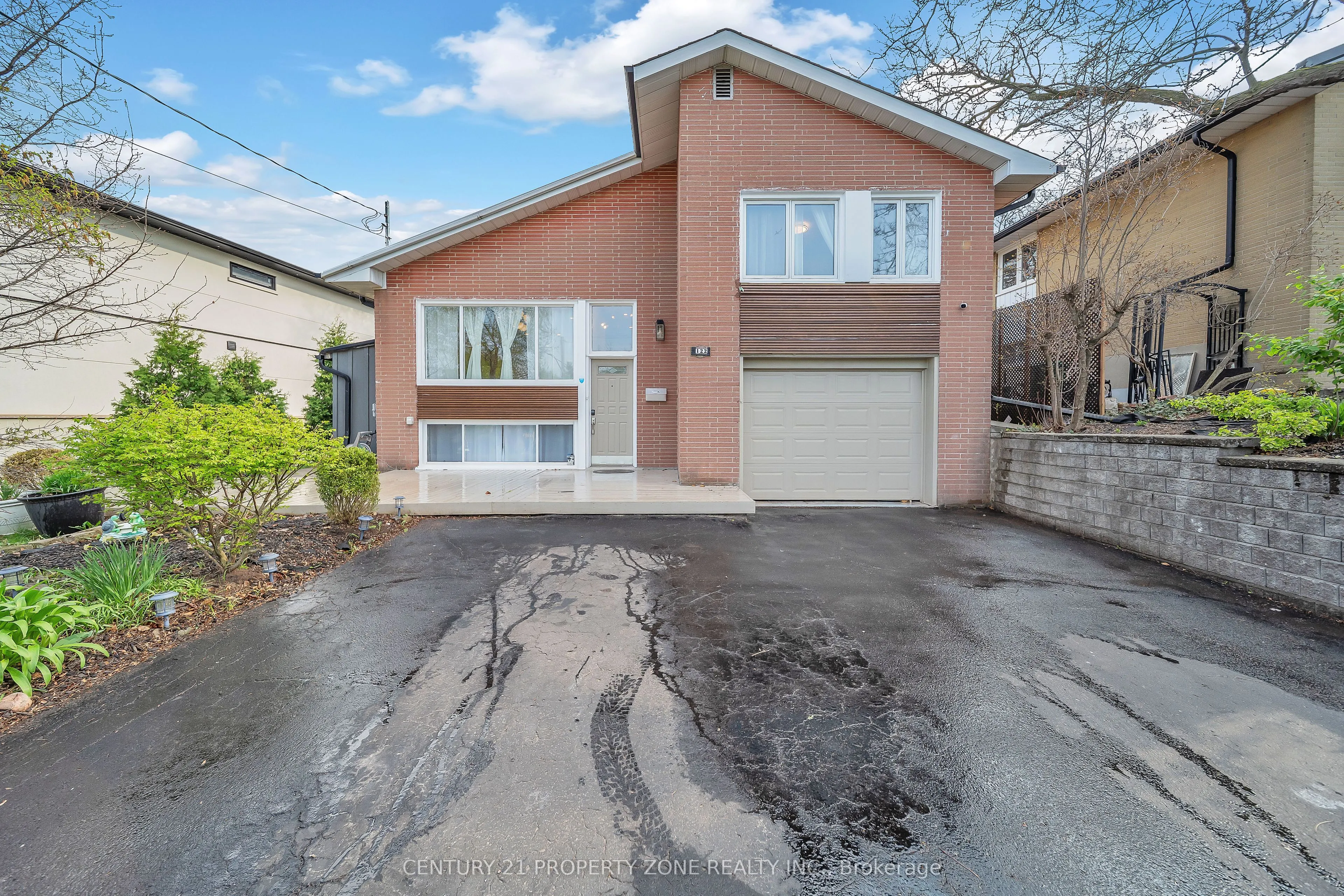 122 Vista Boulevard