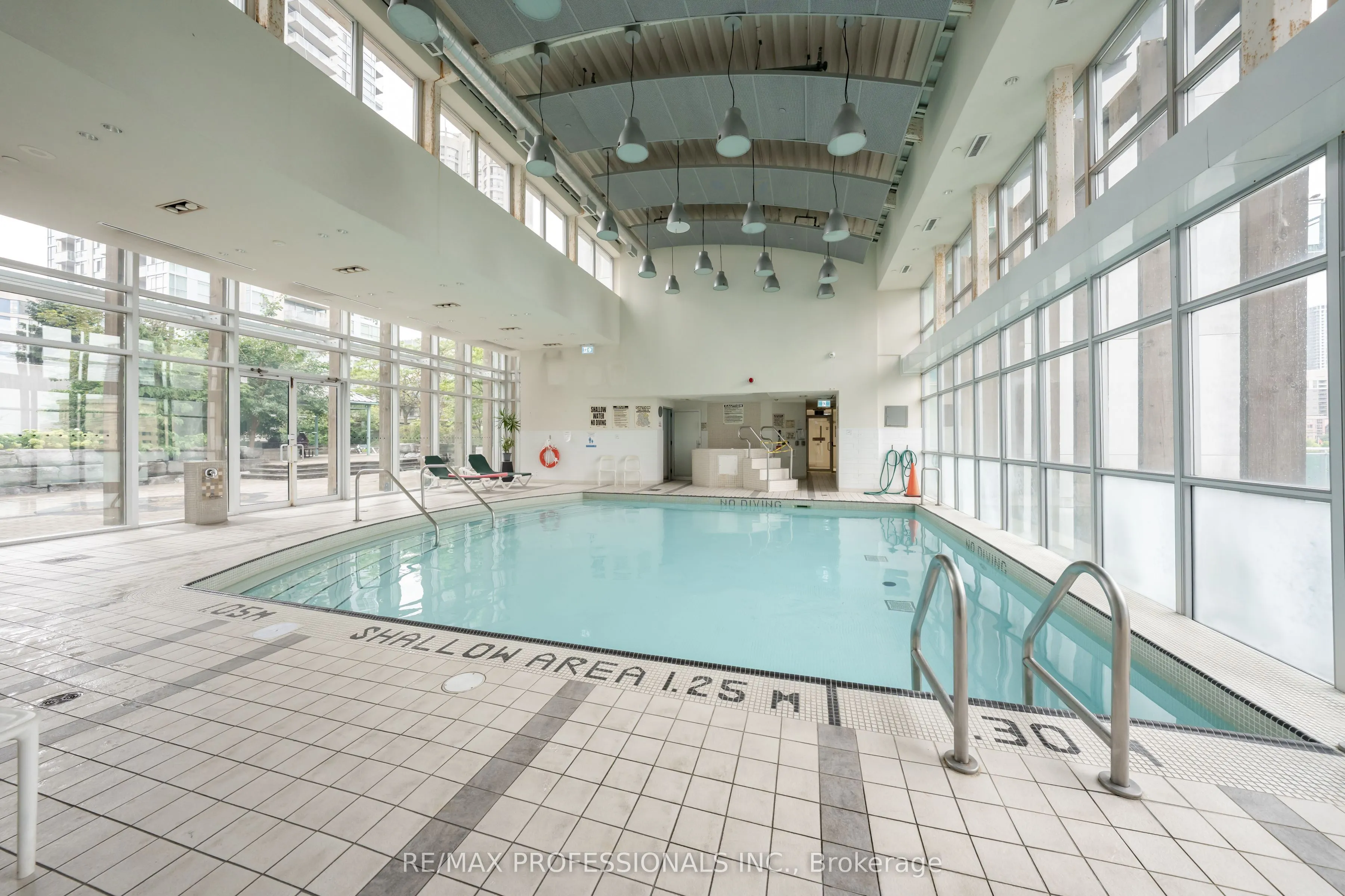 220 Burnhamthorpe Road W #2004