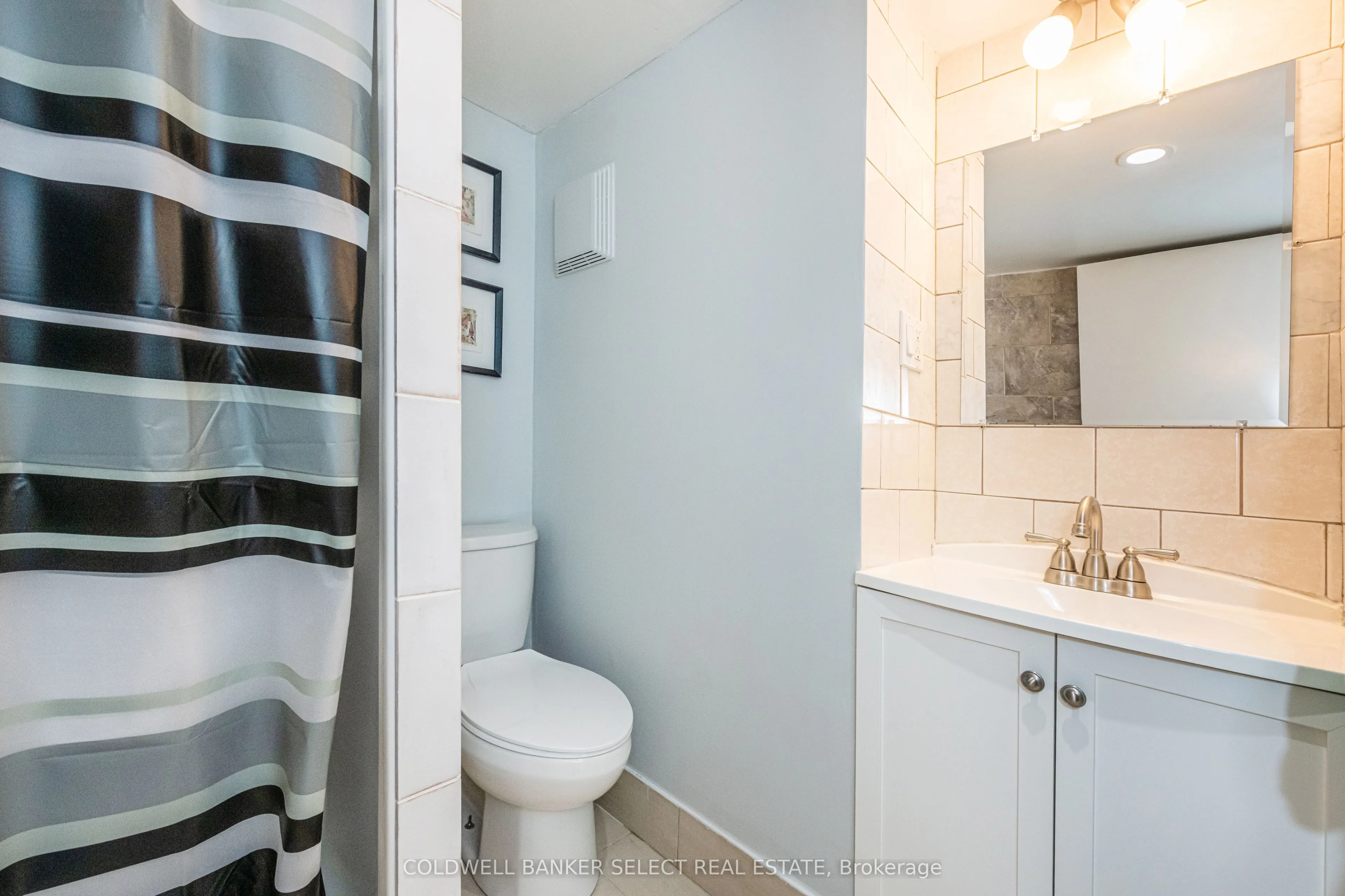158 Ellwood Drive W