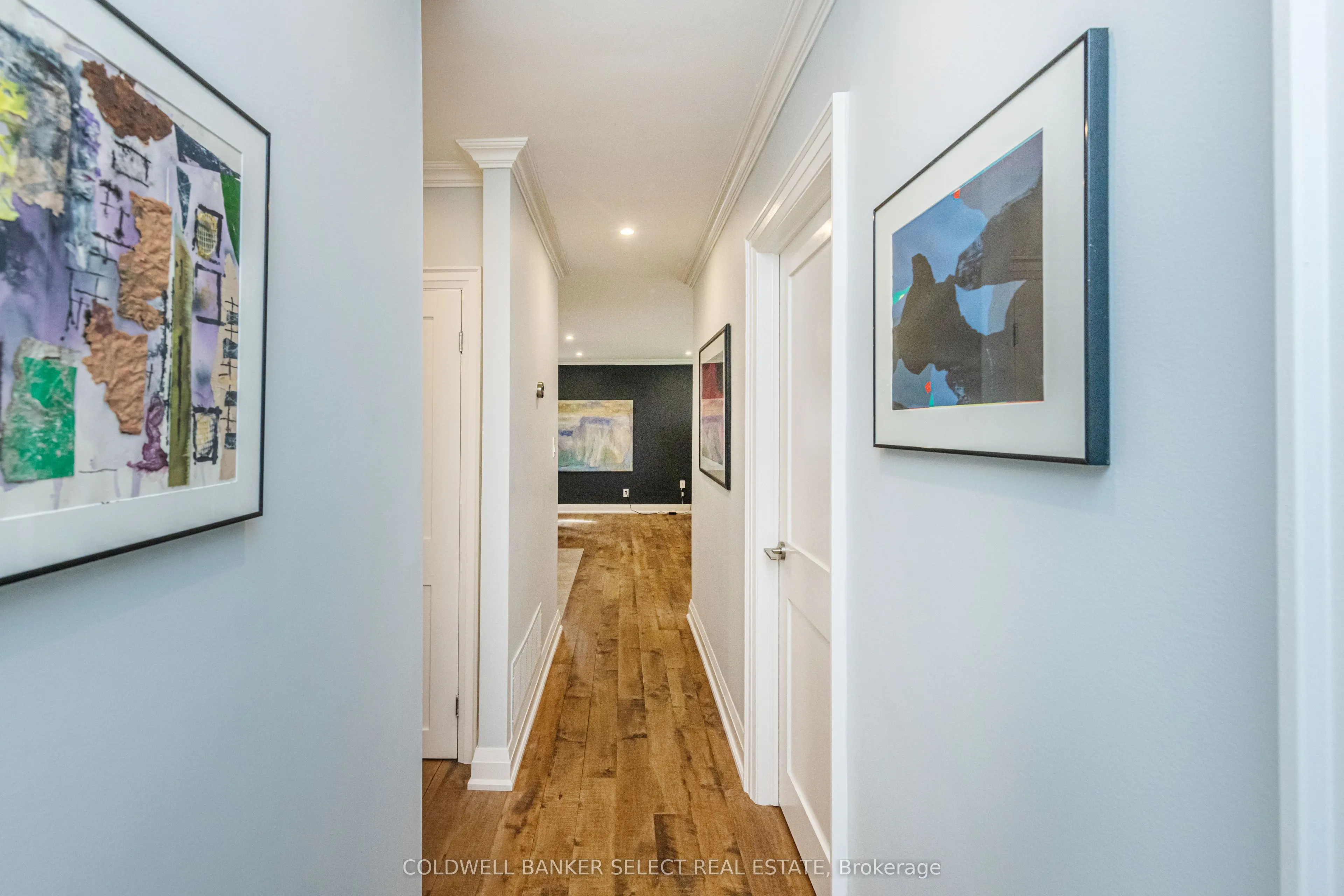 158 Ellwood Drive W