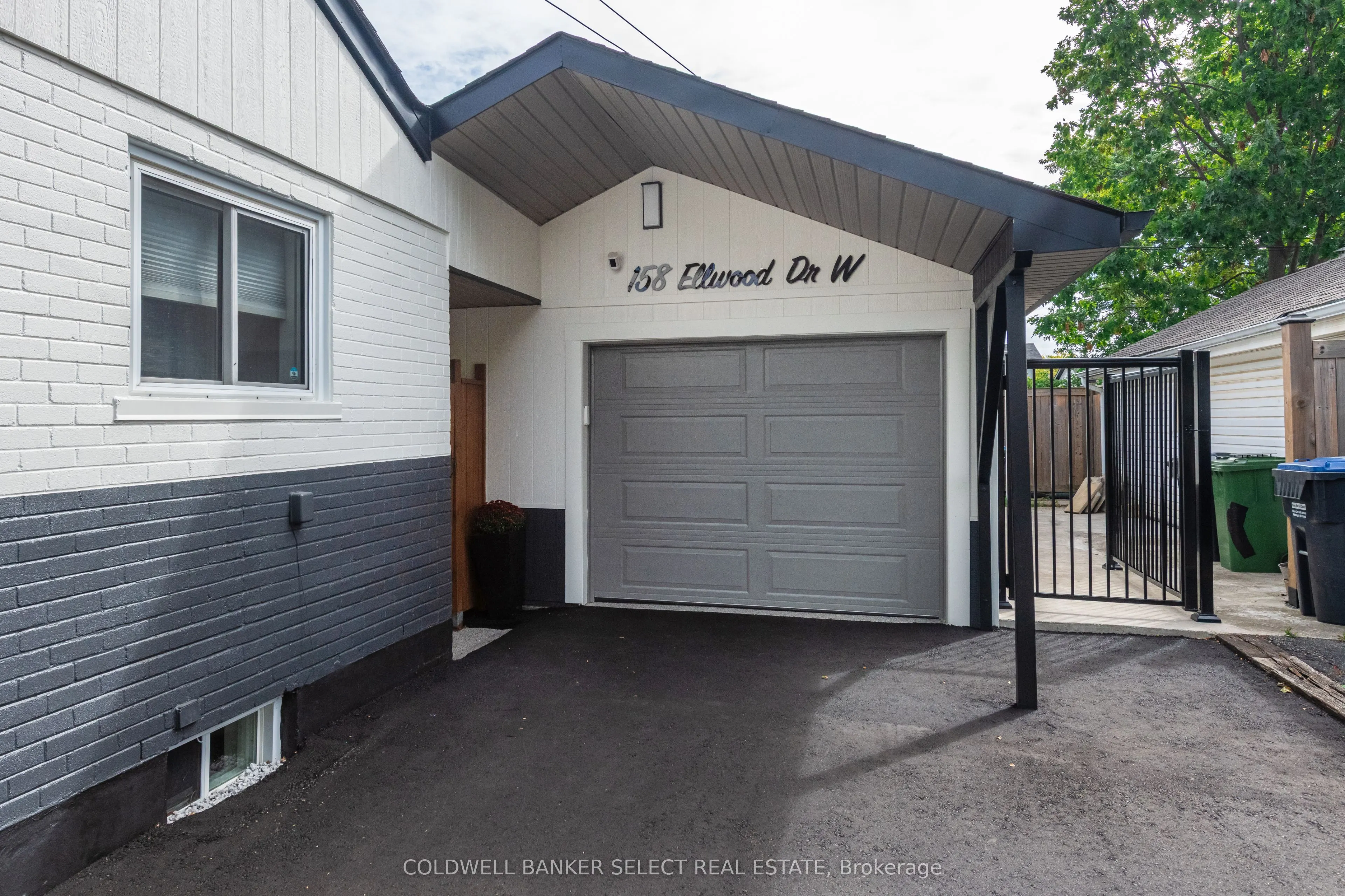 158 Ellwood Drive W
