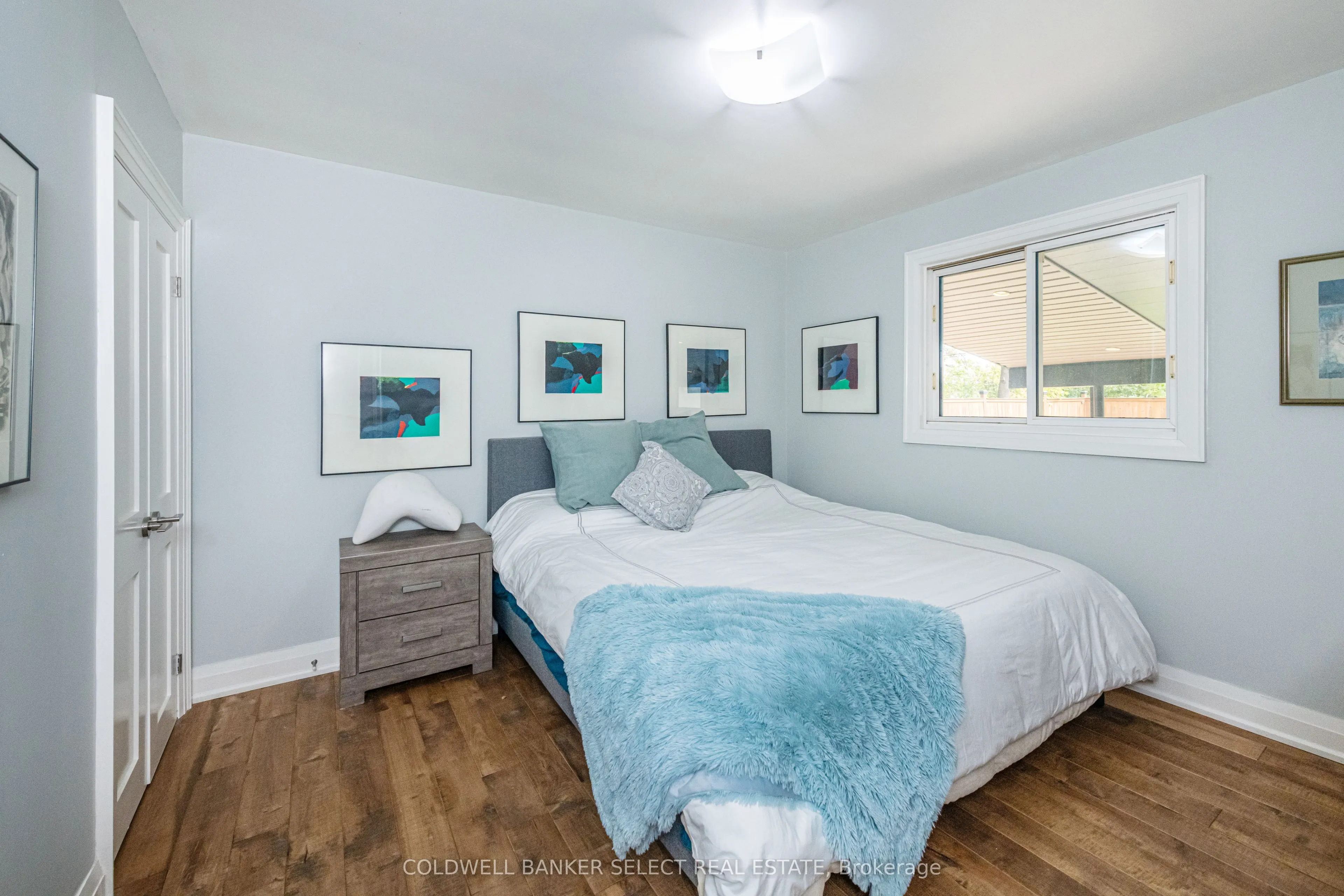 158 Ellwood Drive W