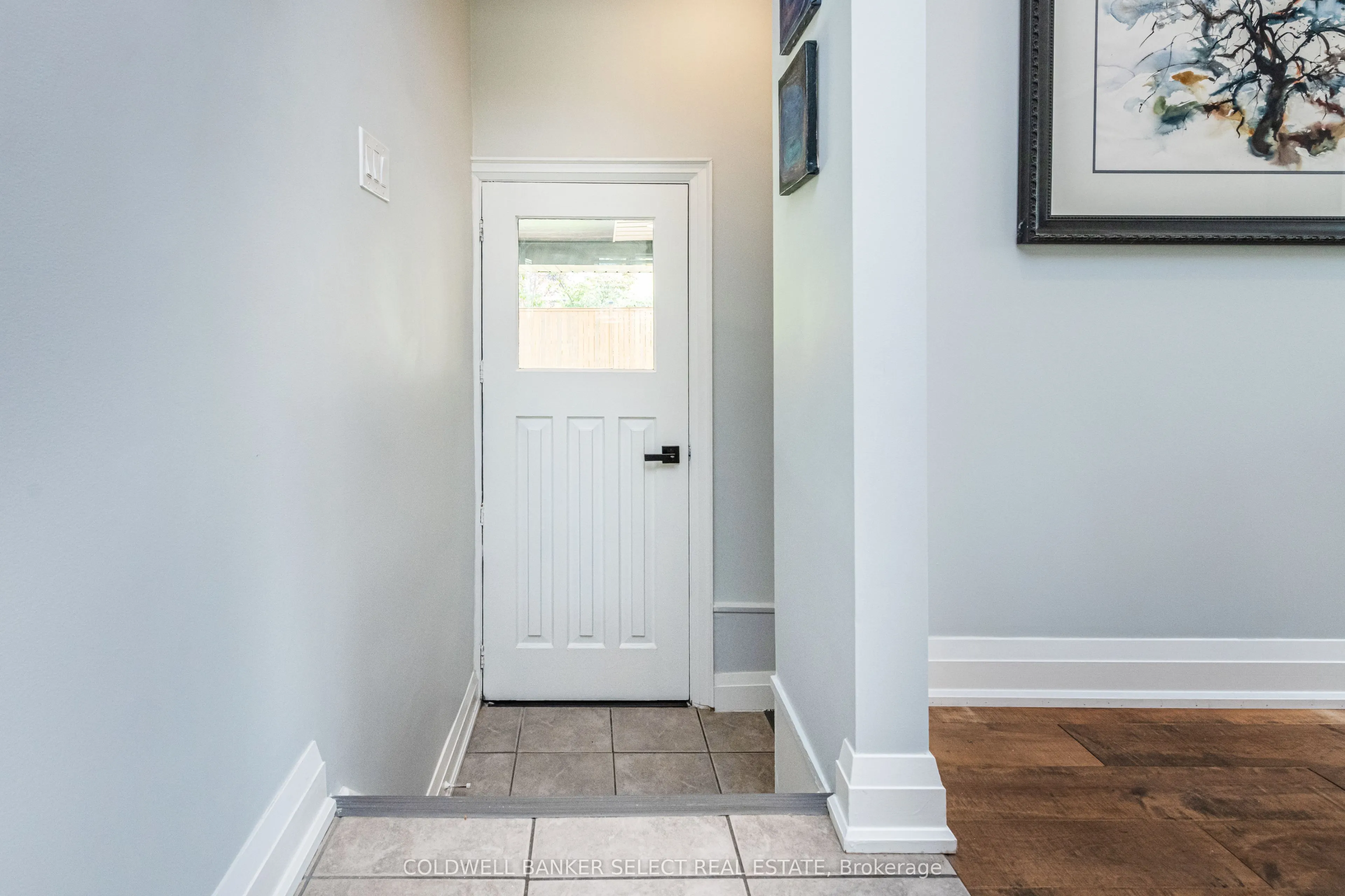158 Ellwood Drive W