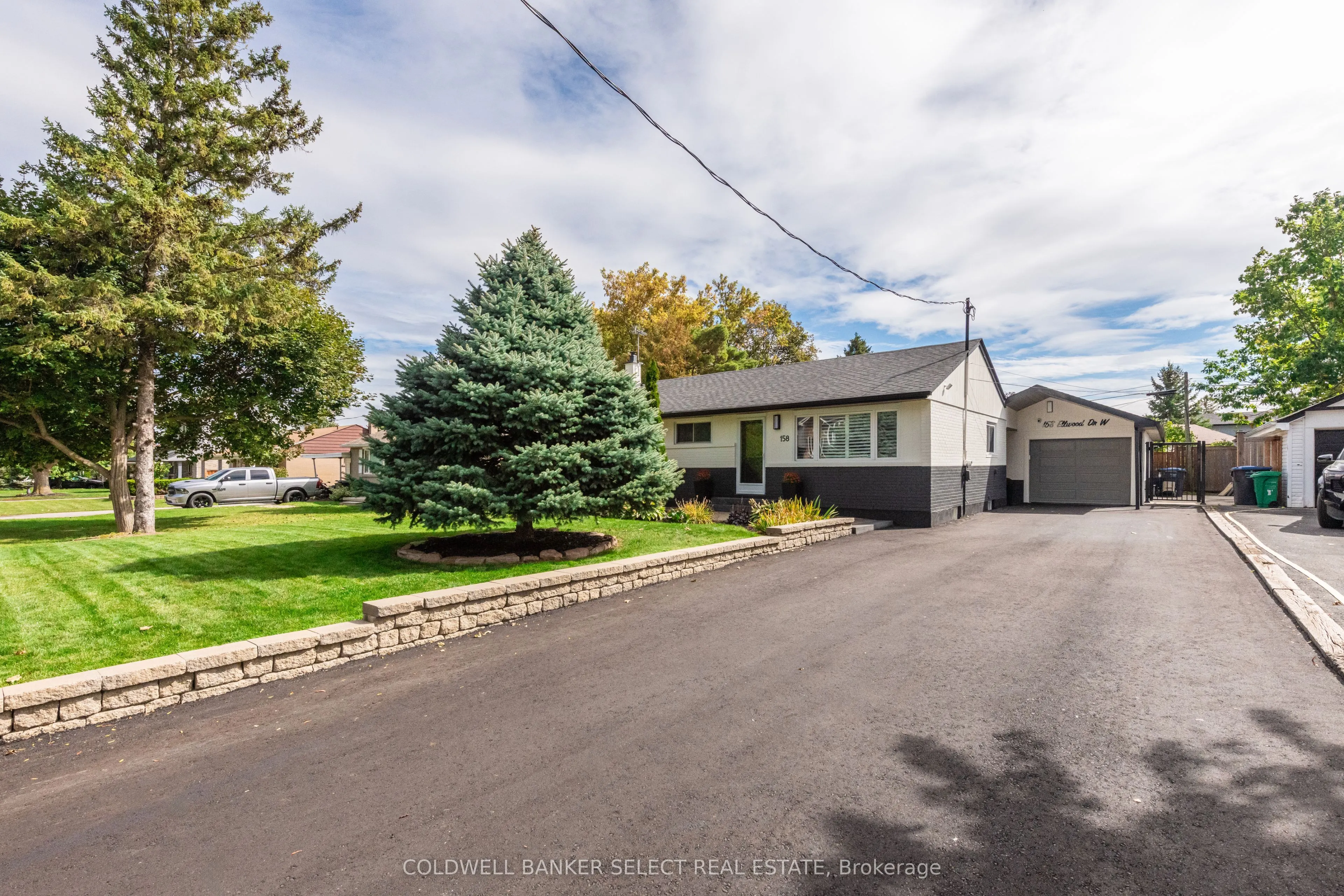 158 Ellwood Drive W