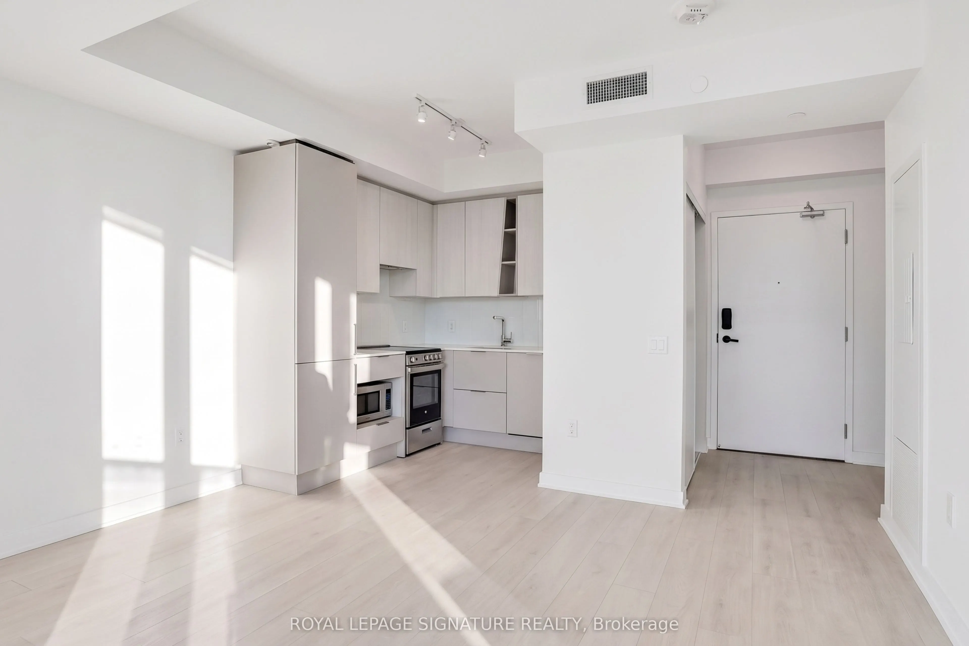 3900 Confederation Parkway #610