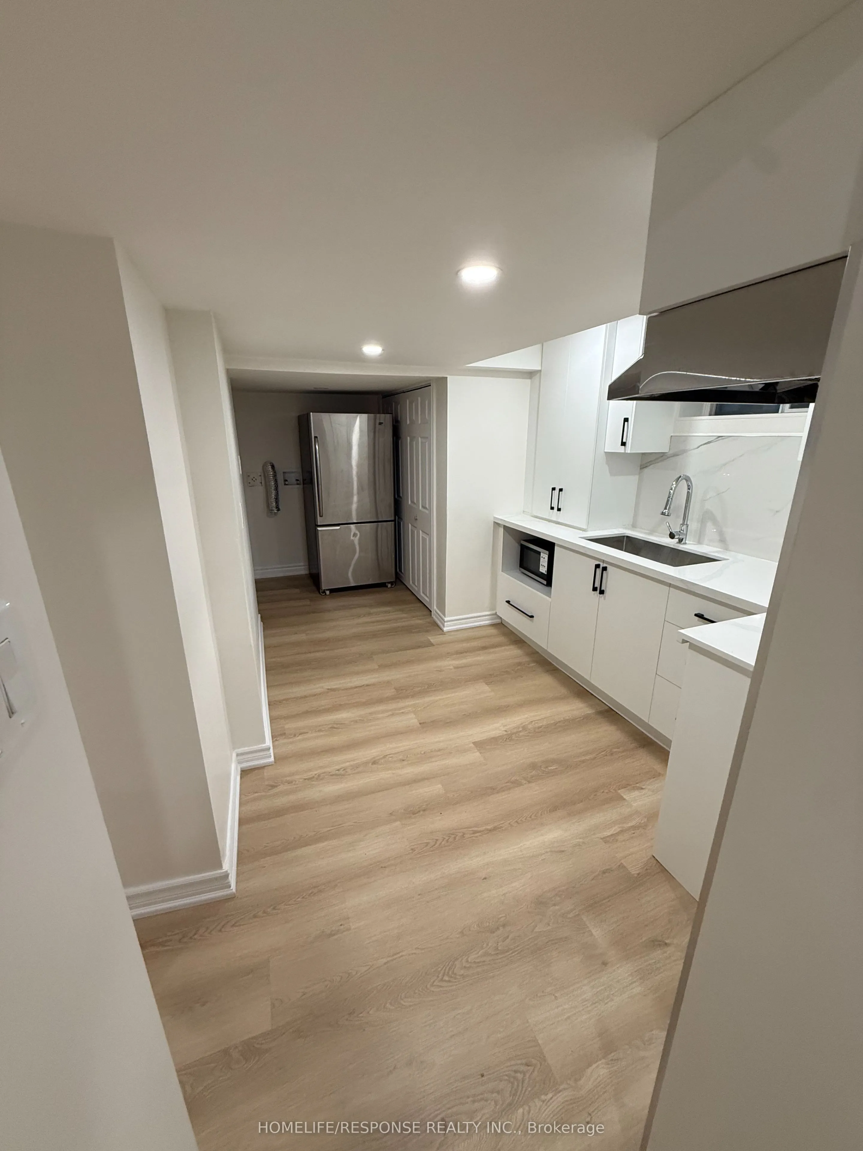 208 Lake Promenade
