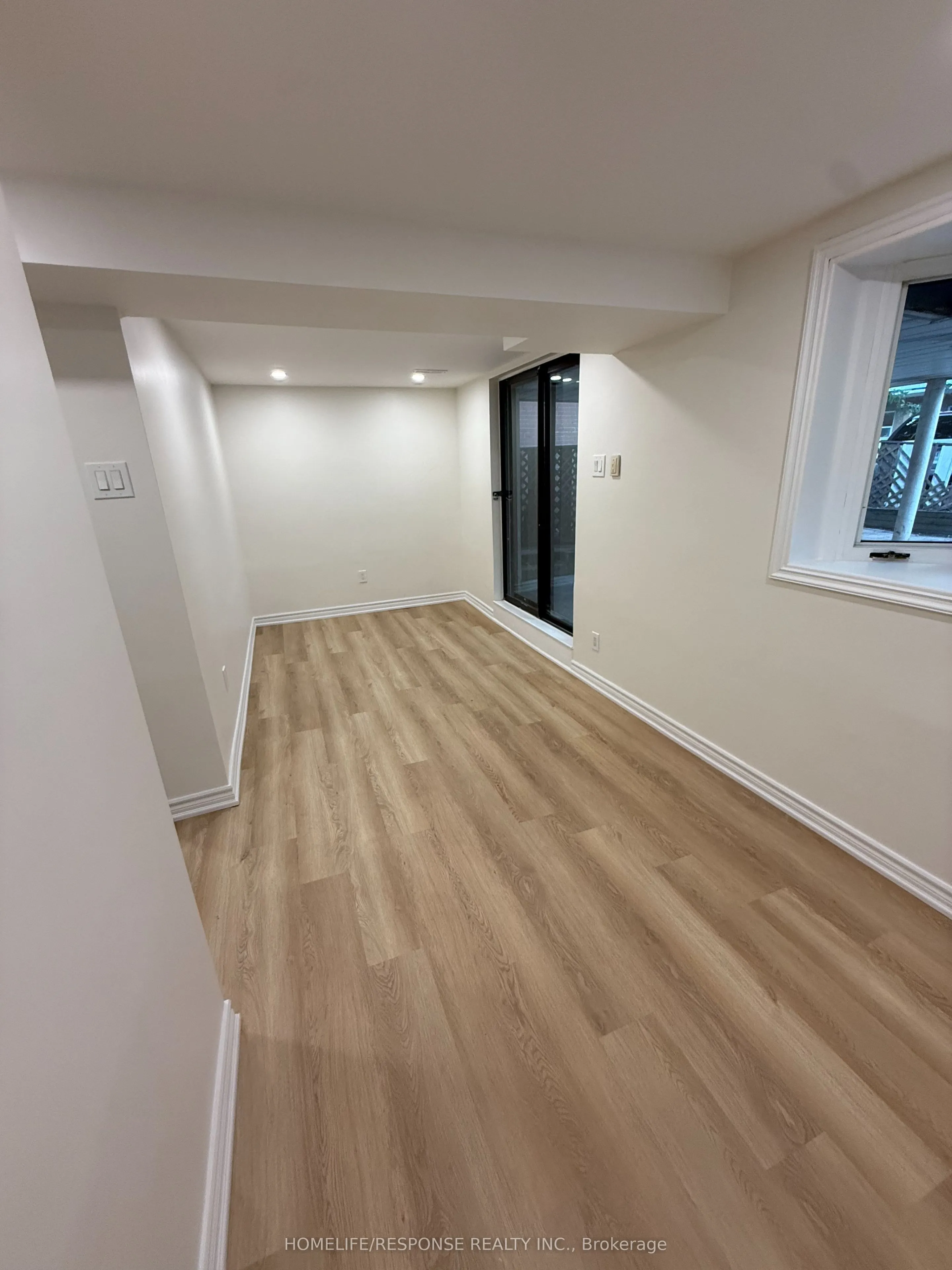 208 Lake Promenade
