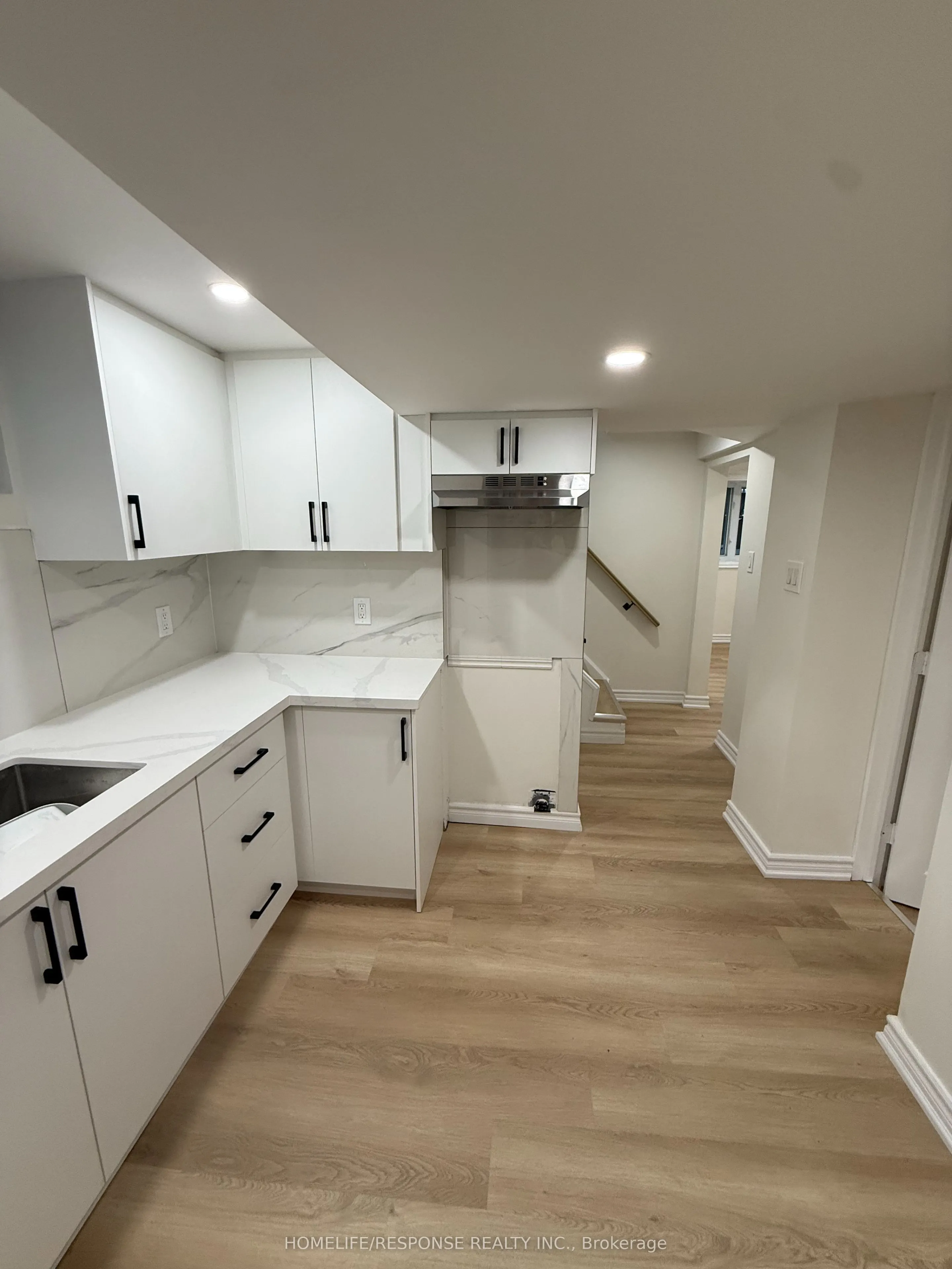 208 Lake Promenade