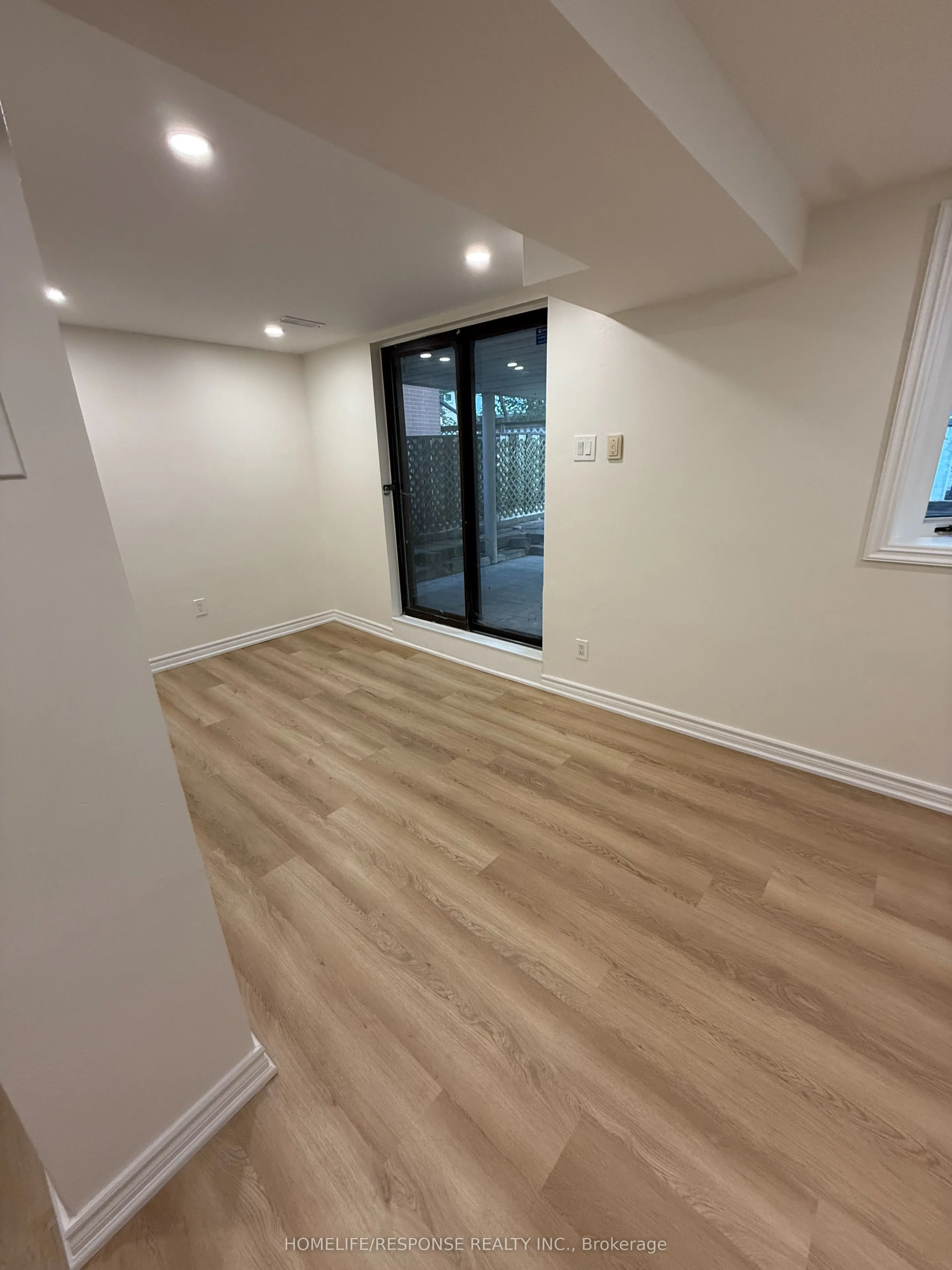 208 Lake Promenade