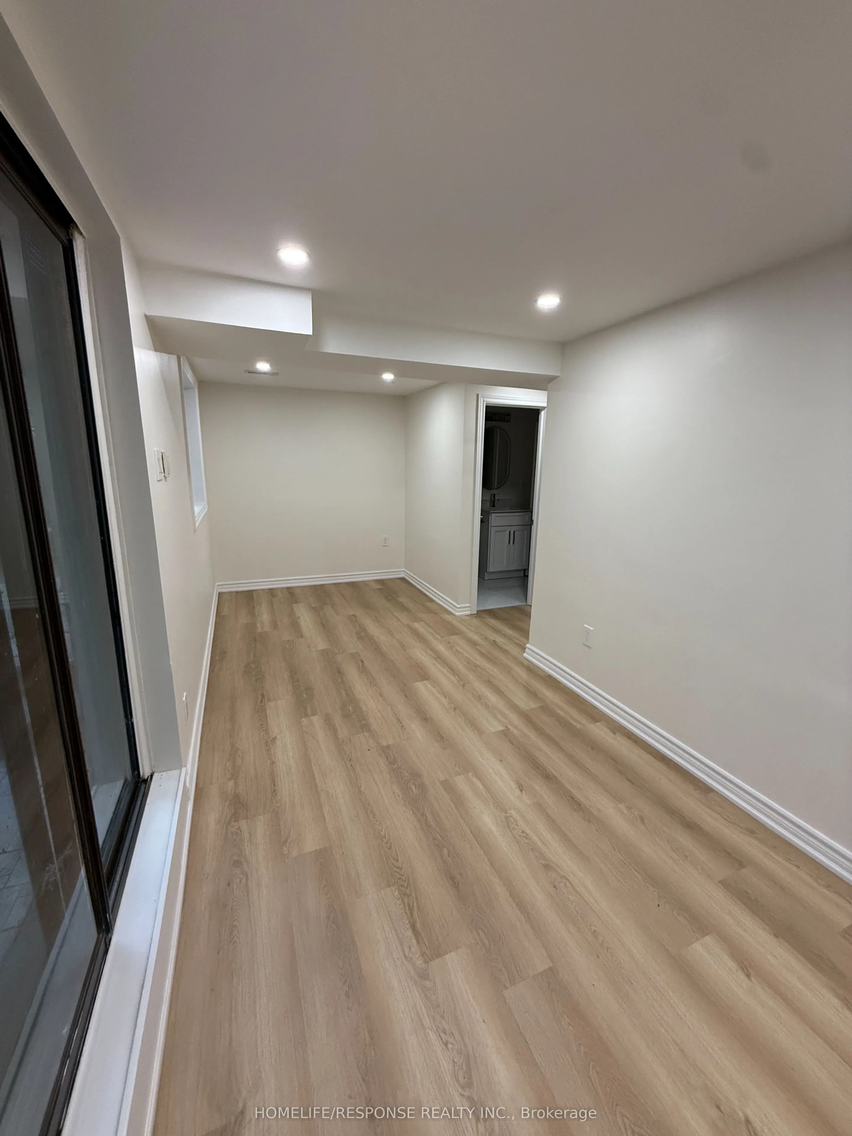 208 Lake Promenade