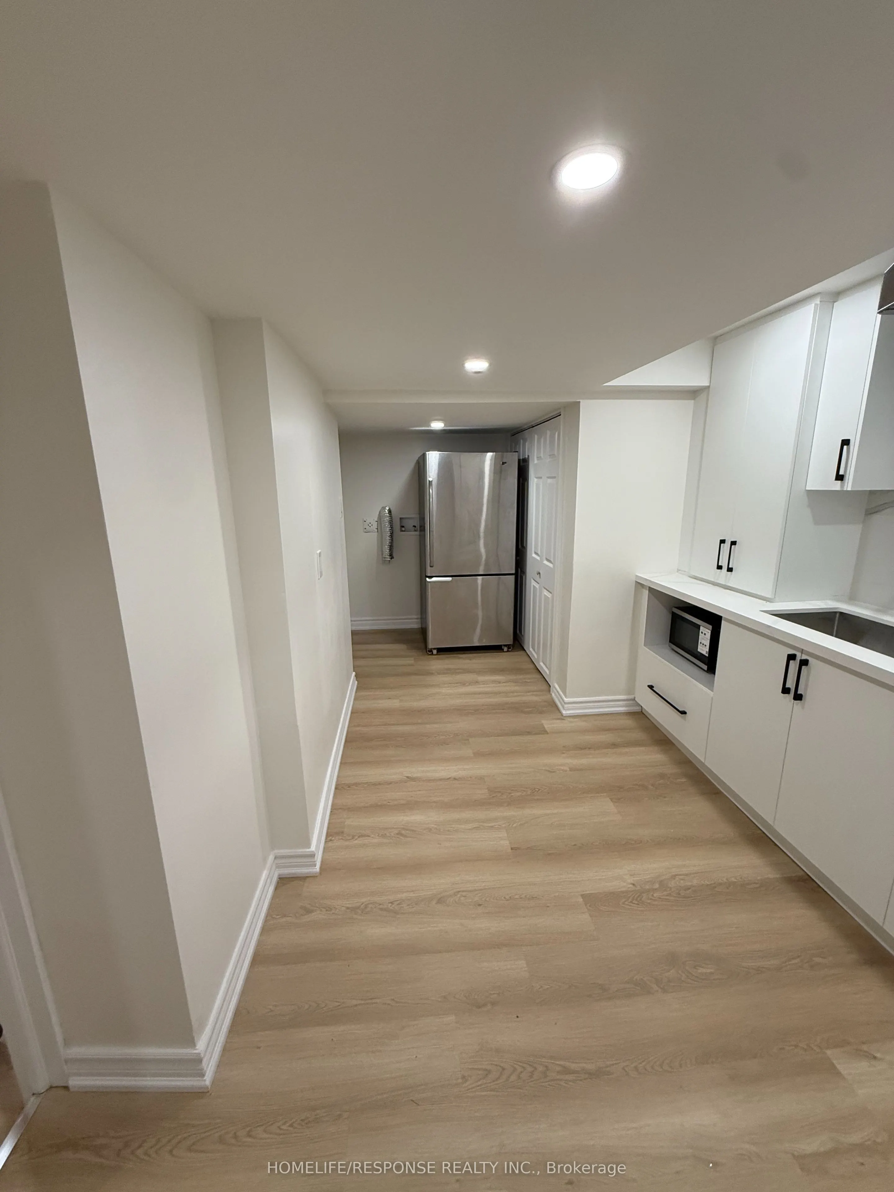 208 Lake Promenade