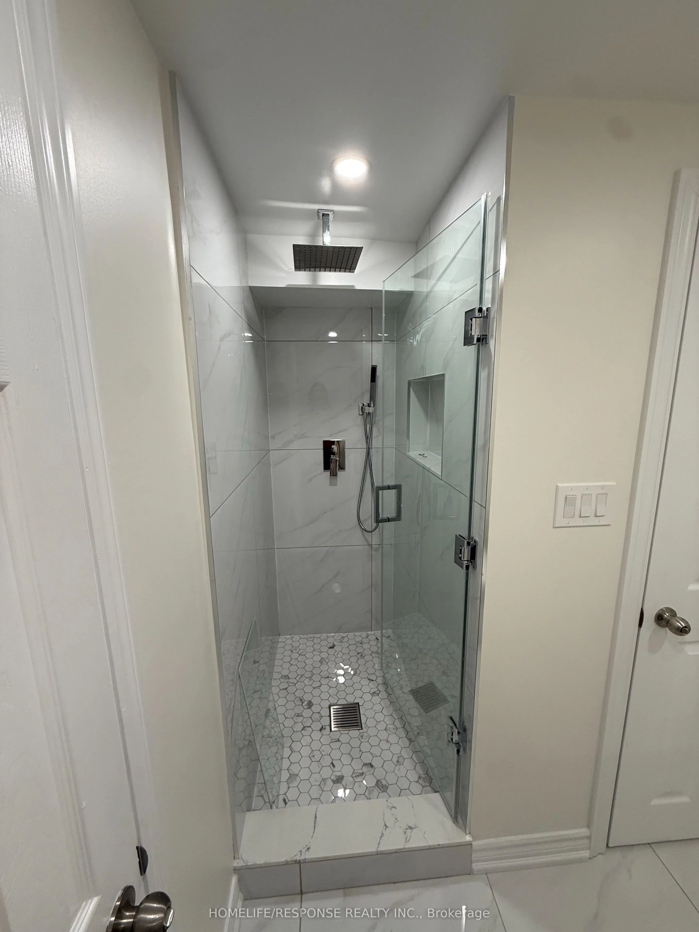 208 Lake Promenade