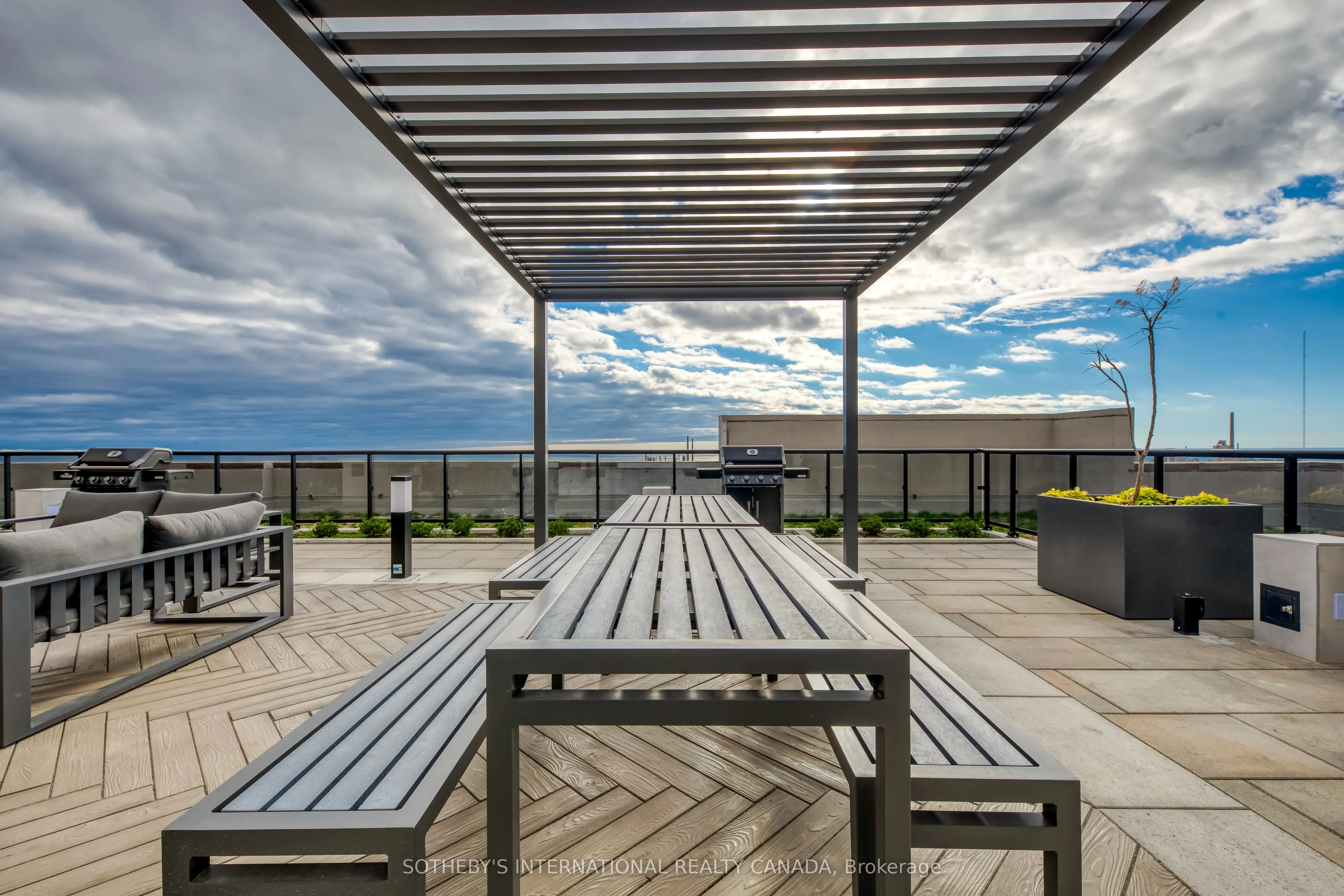 1035 Southdown Road #212