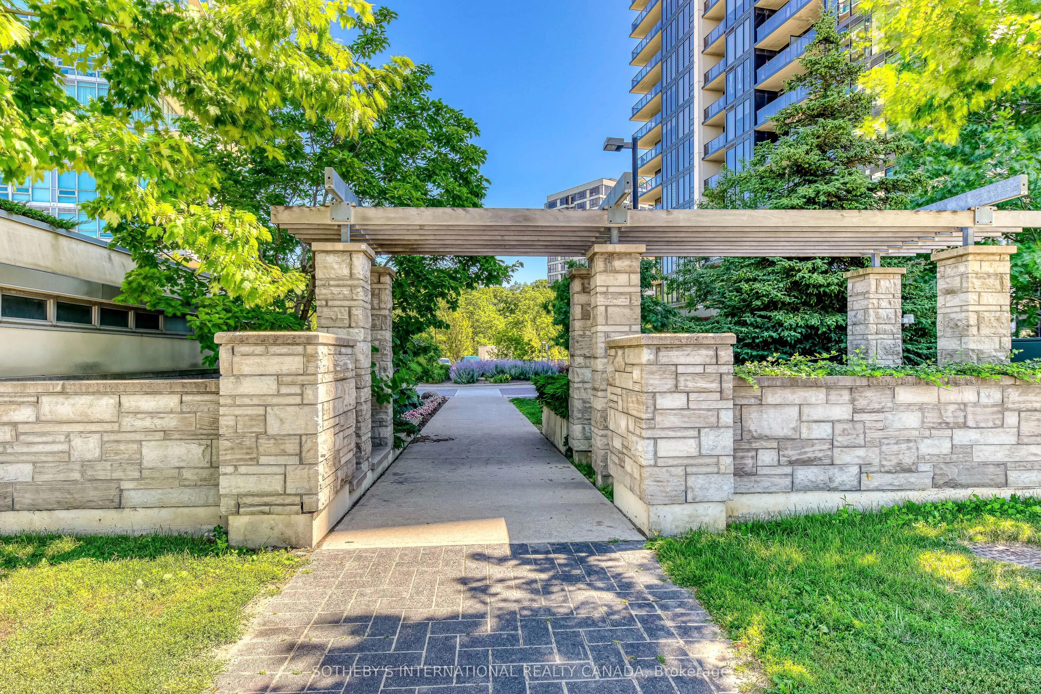 1035 Southdown Road #212