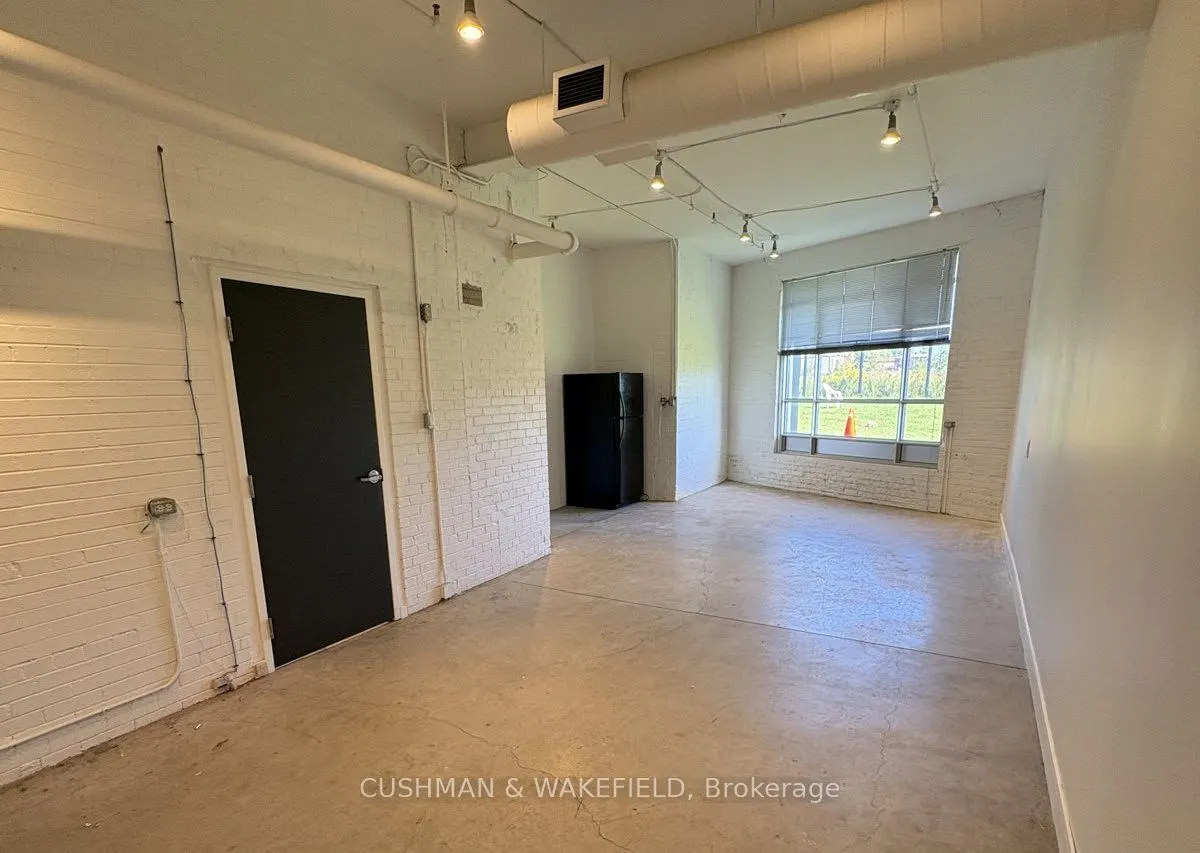 18 Hook Avenue #104