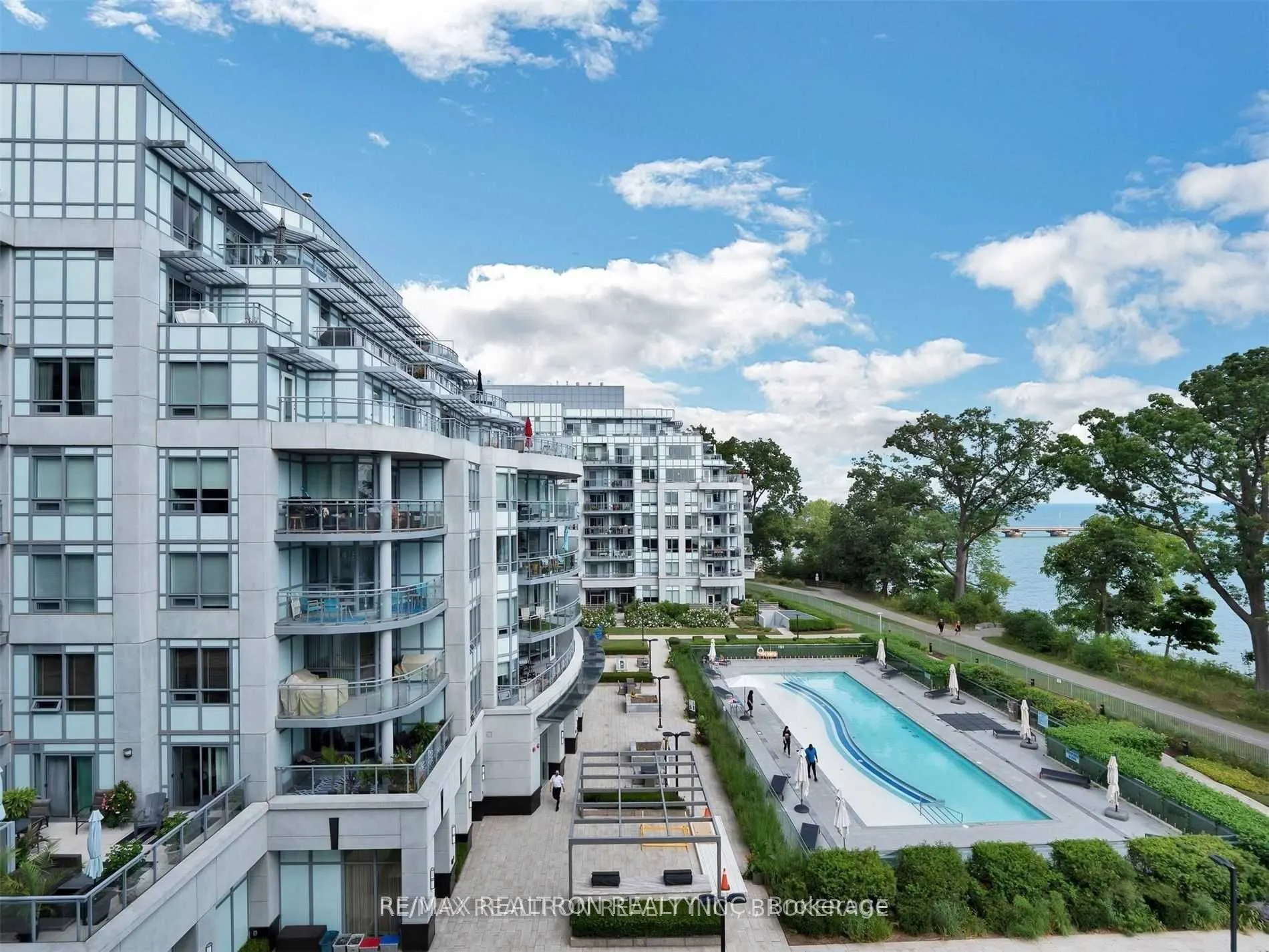 3500 Lakeshore Road W #229