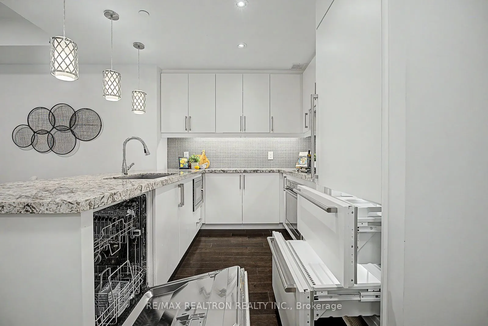 3500 Lakeshore Road W #229