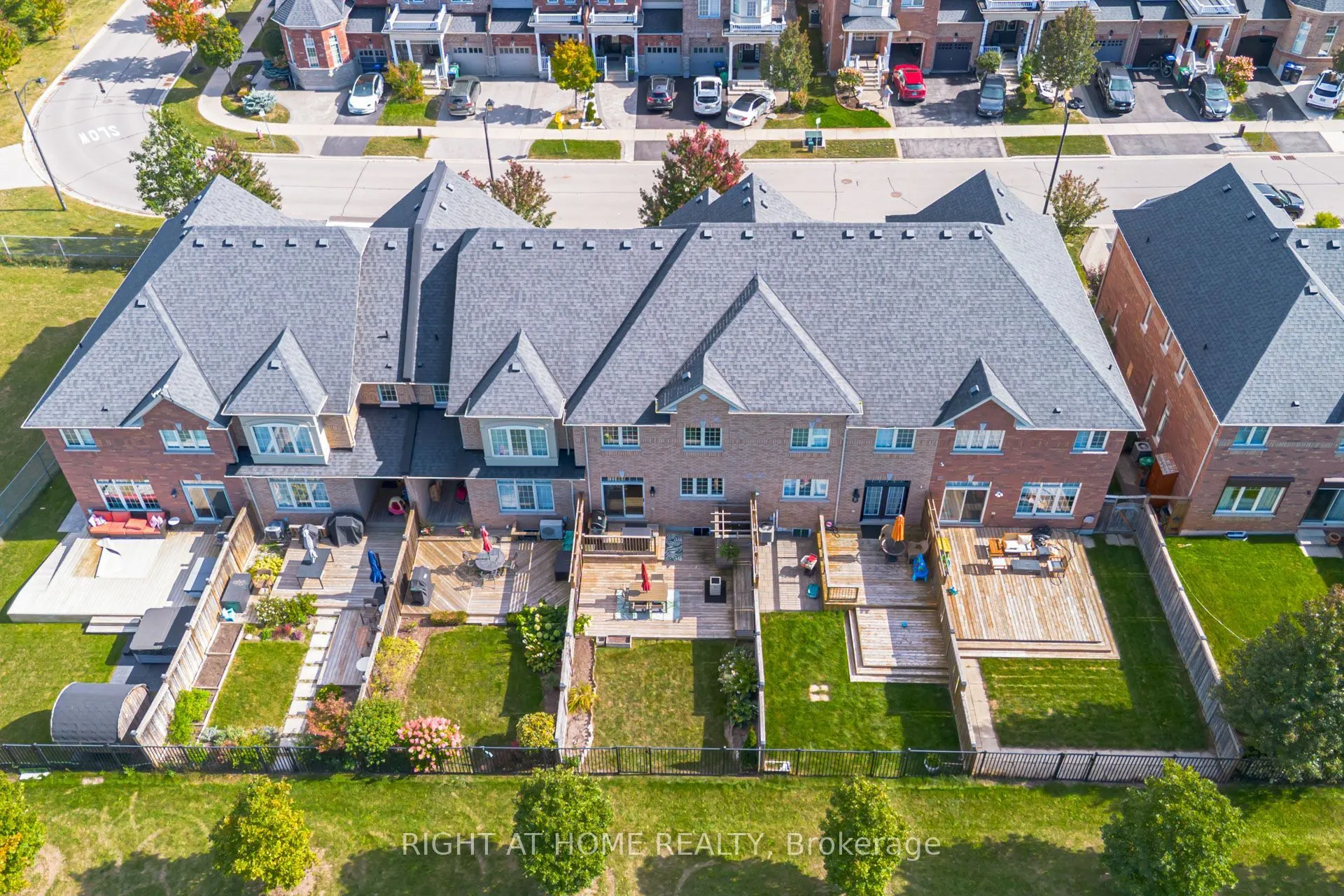 27 Fallis Crescent