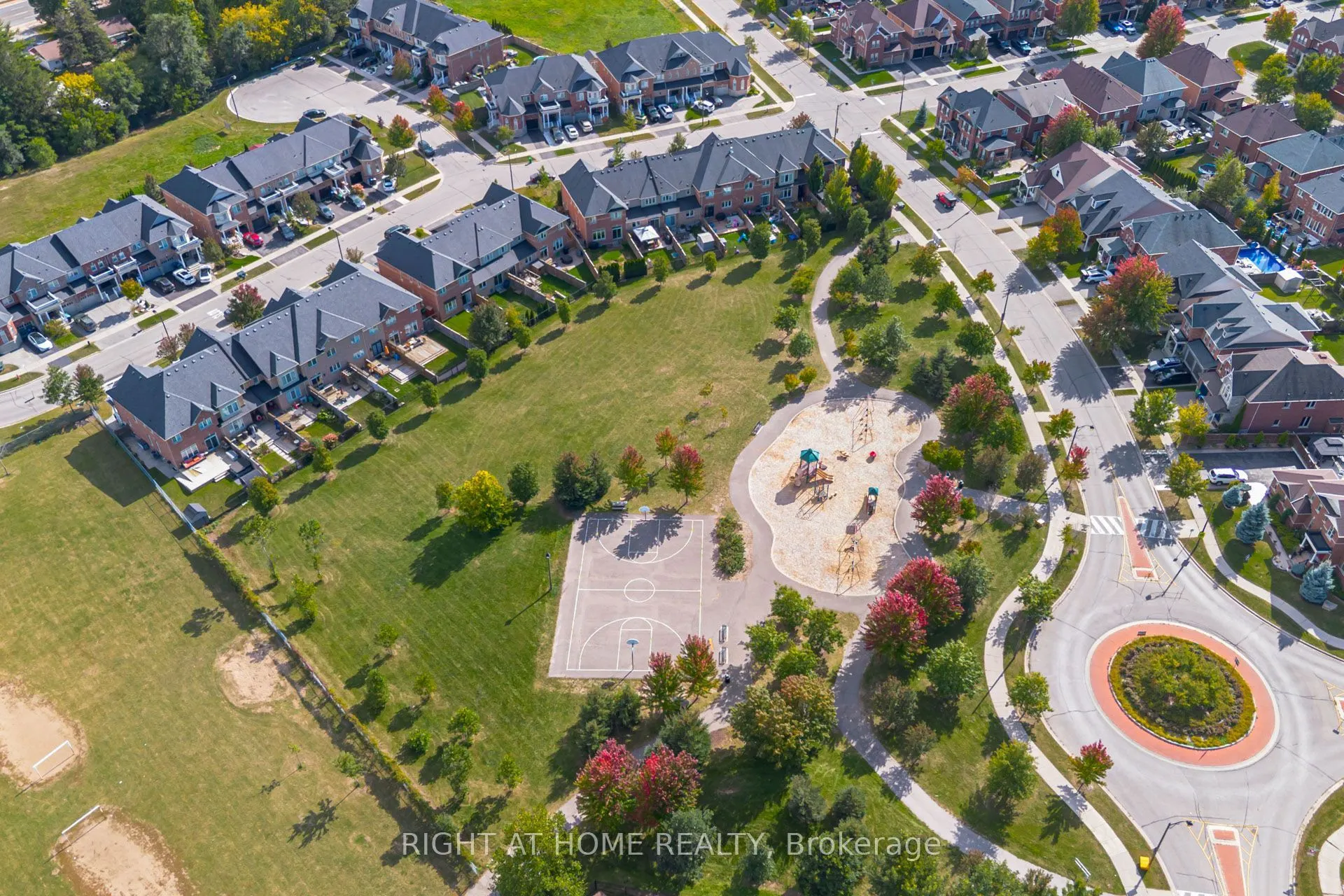 27 Fallis Crescent