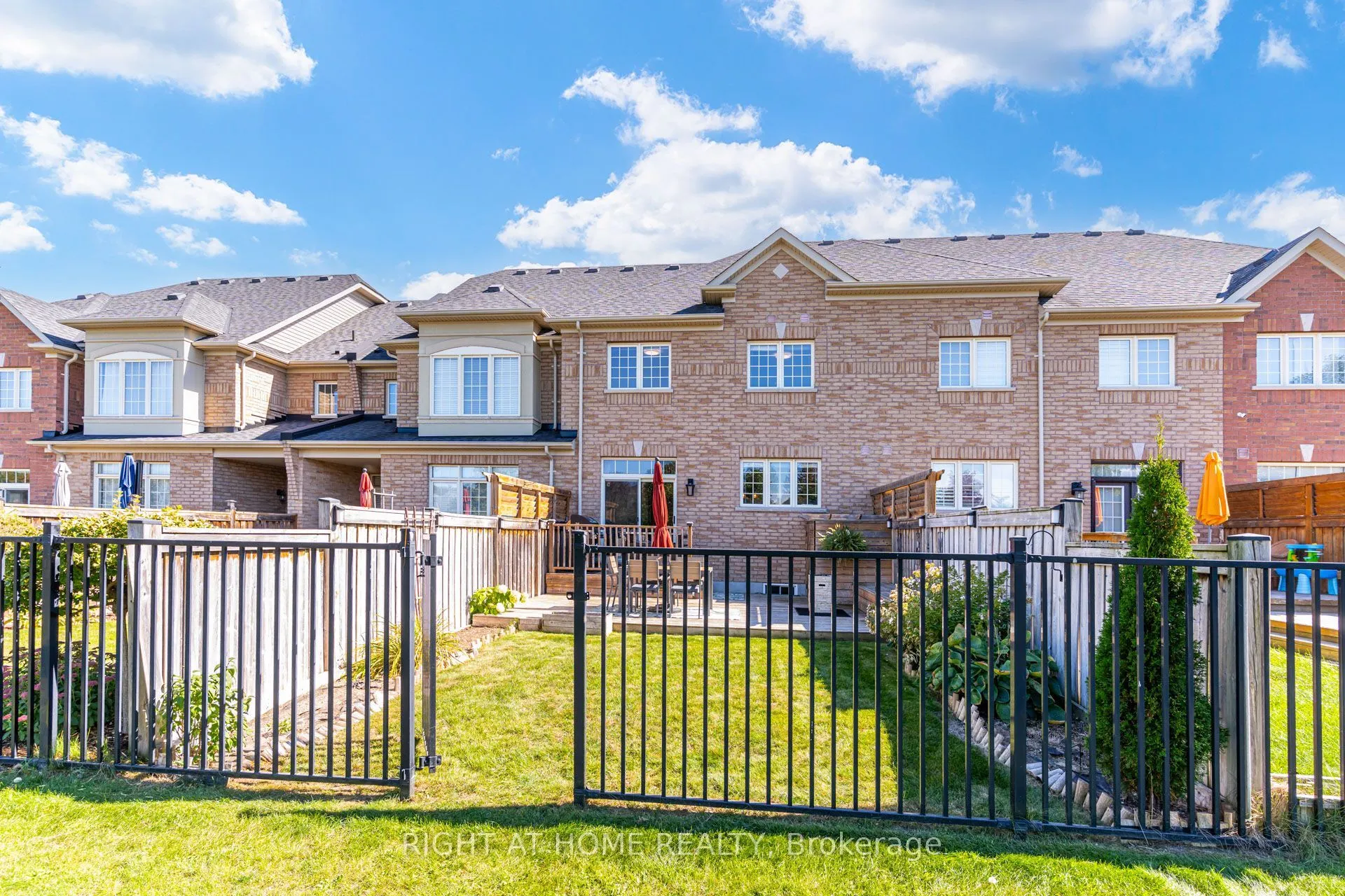 27 Fallis Crescent