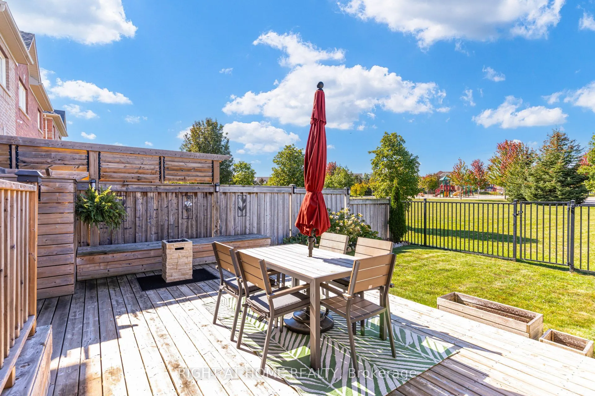 27 Fallis Crescent