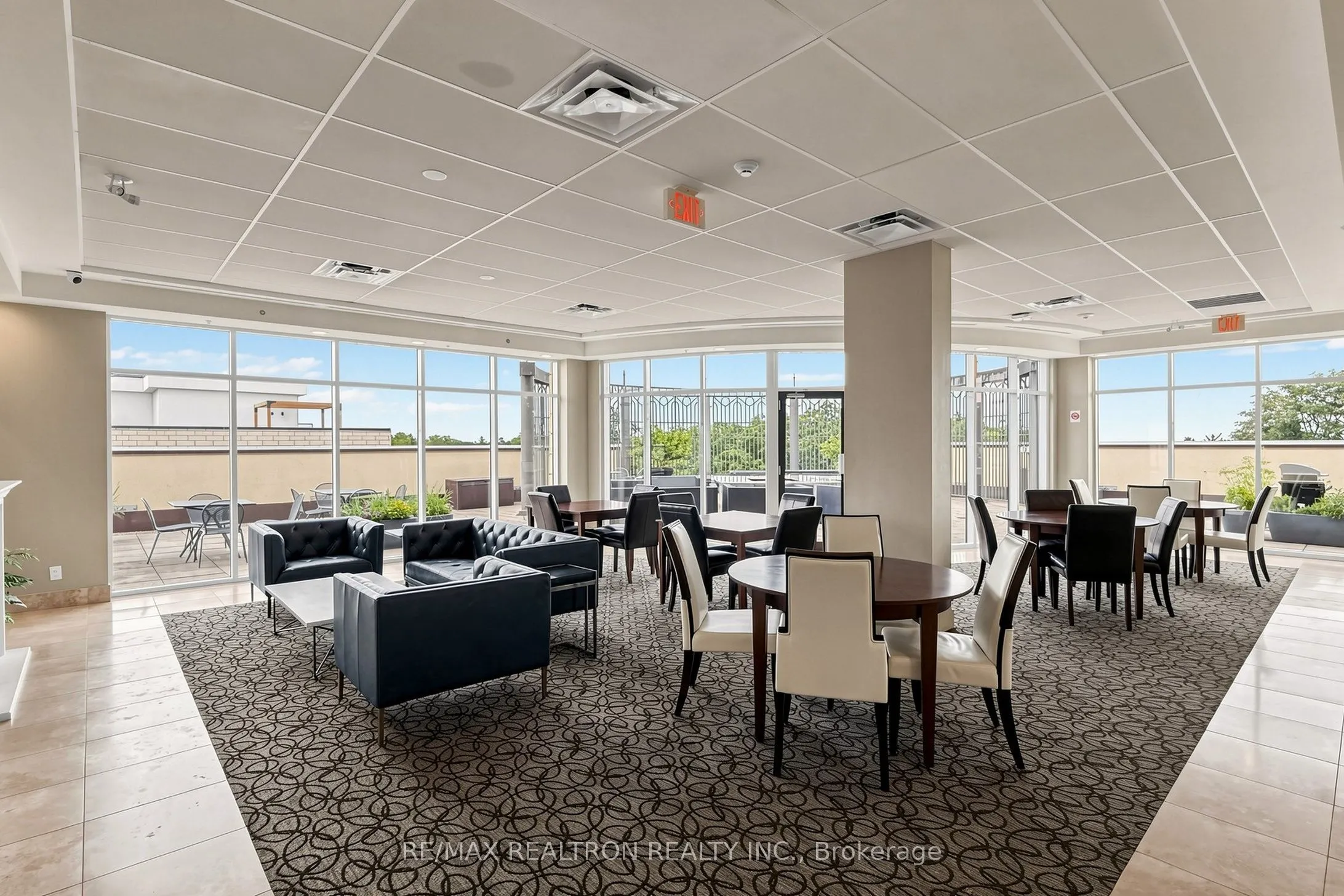 205 Lakeshore Road W #201