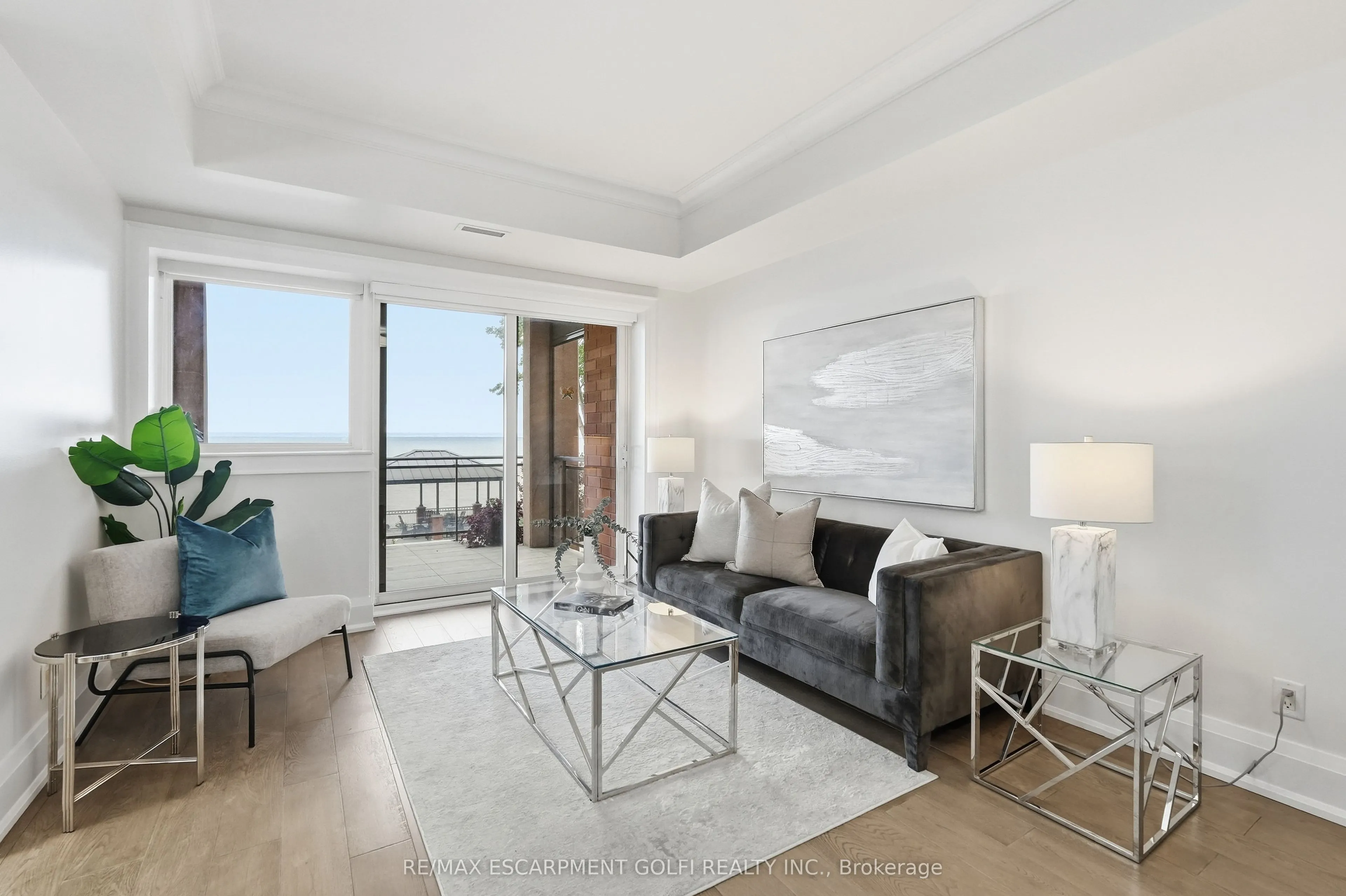 5340 Lakeshore Road #203