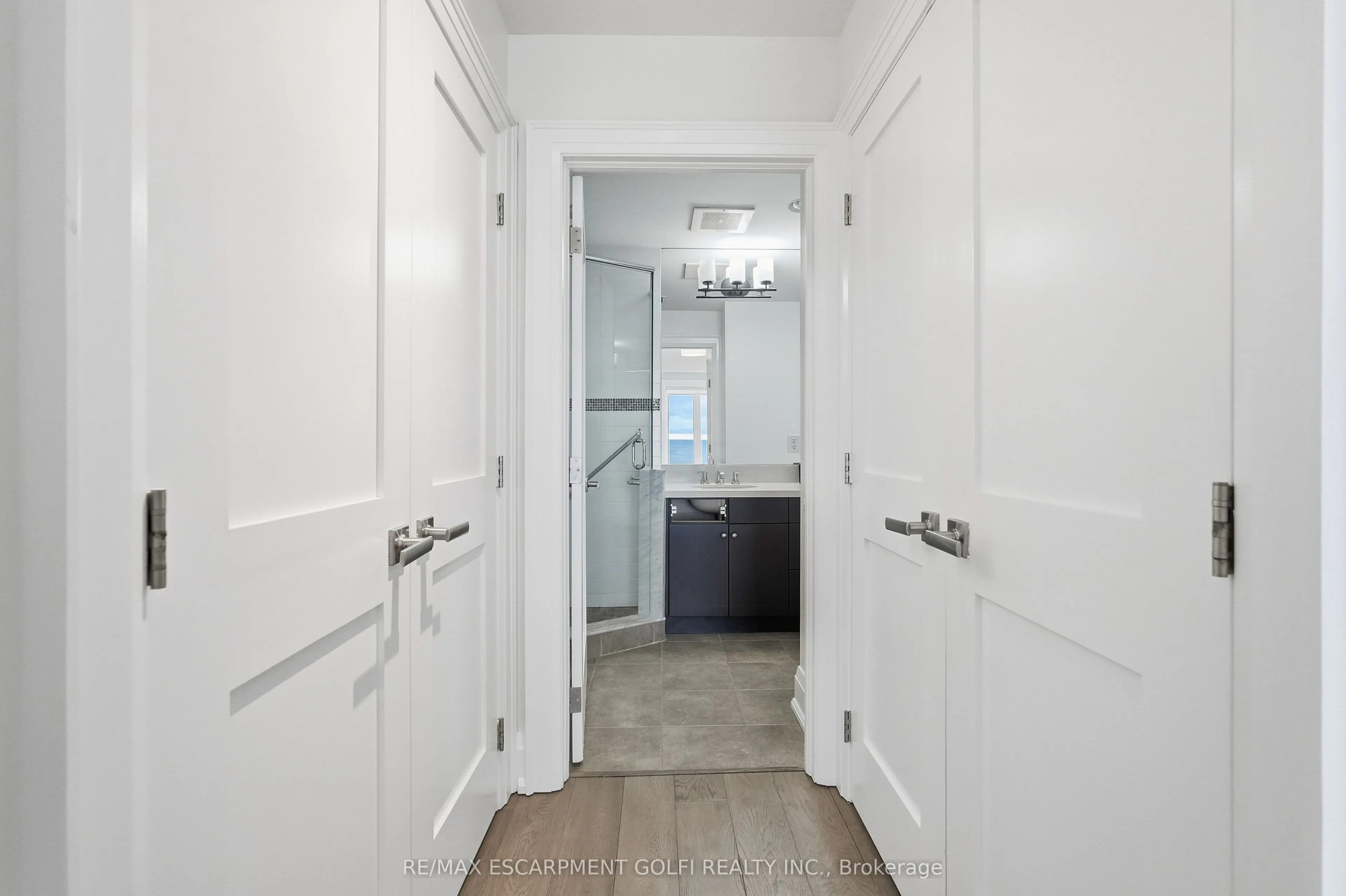 5340 Lakeshore Road #203