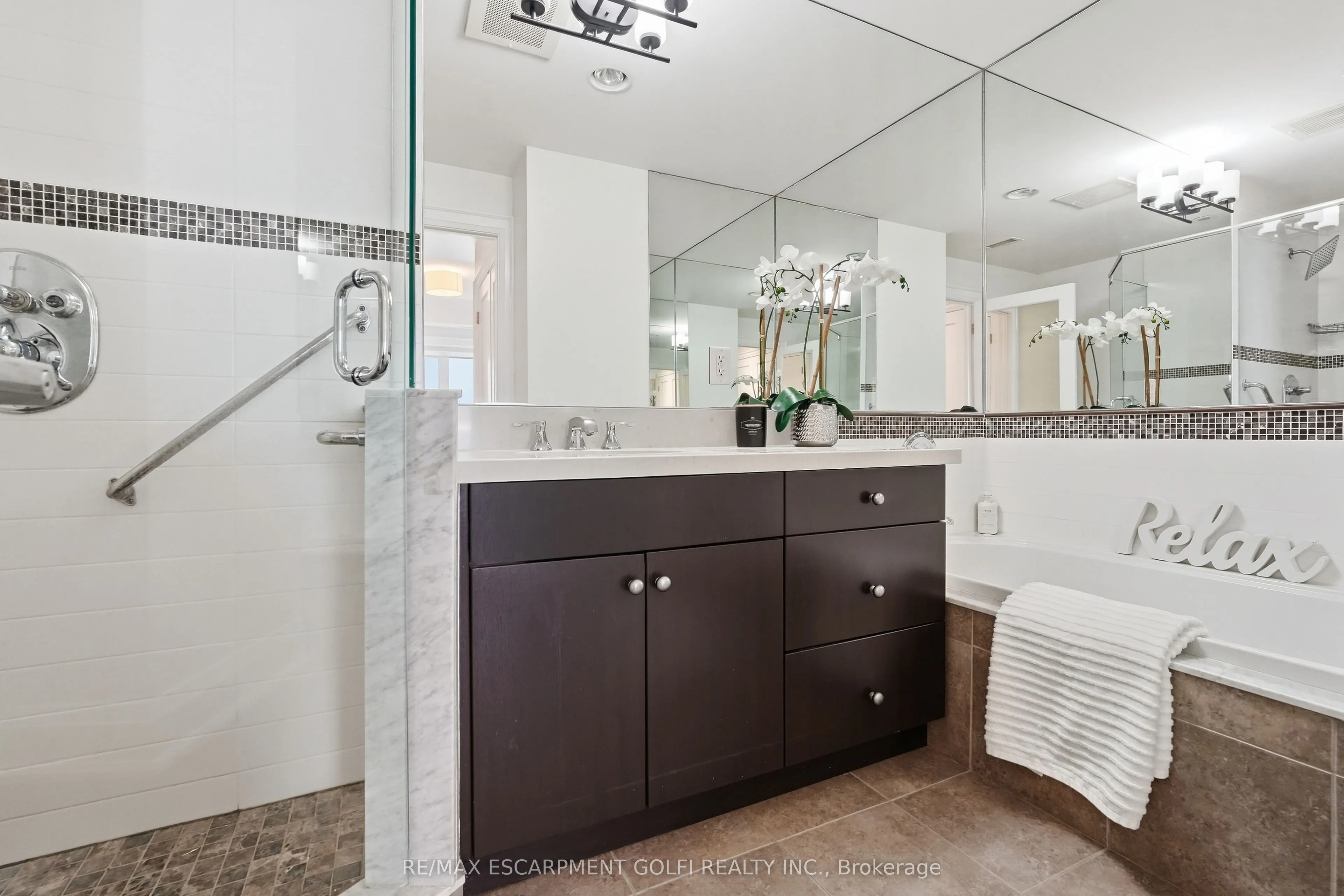 5340 Lakeshore Road #203