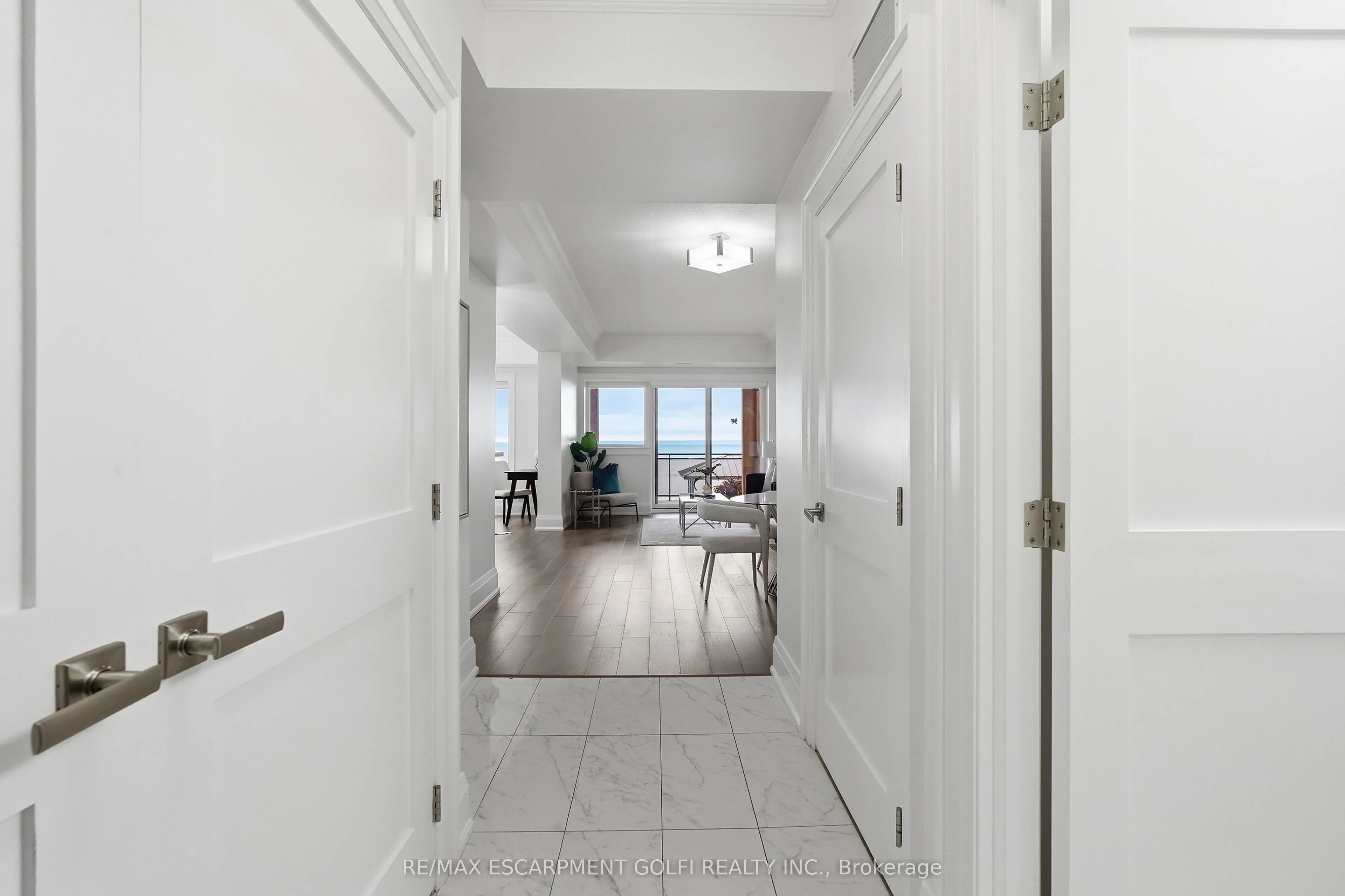 5340 Lakeshore Road #203